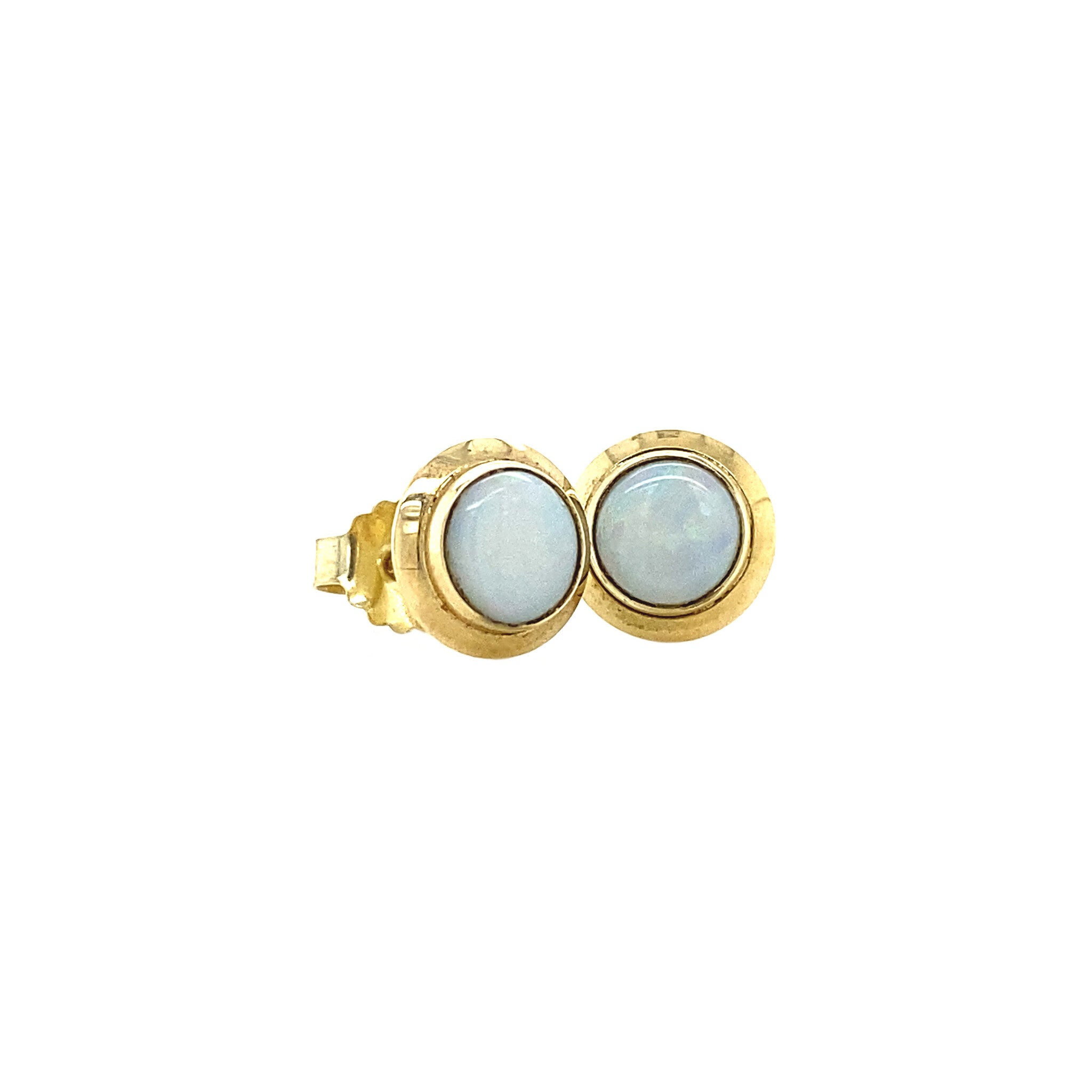 14 kt gold stud earrings with opal