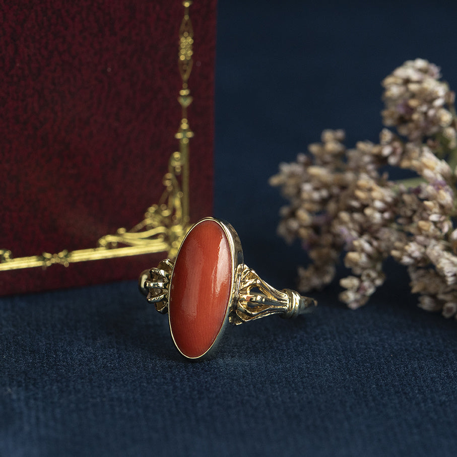 Gouden vintage ring met bloedkoraal 14 kt