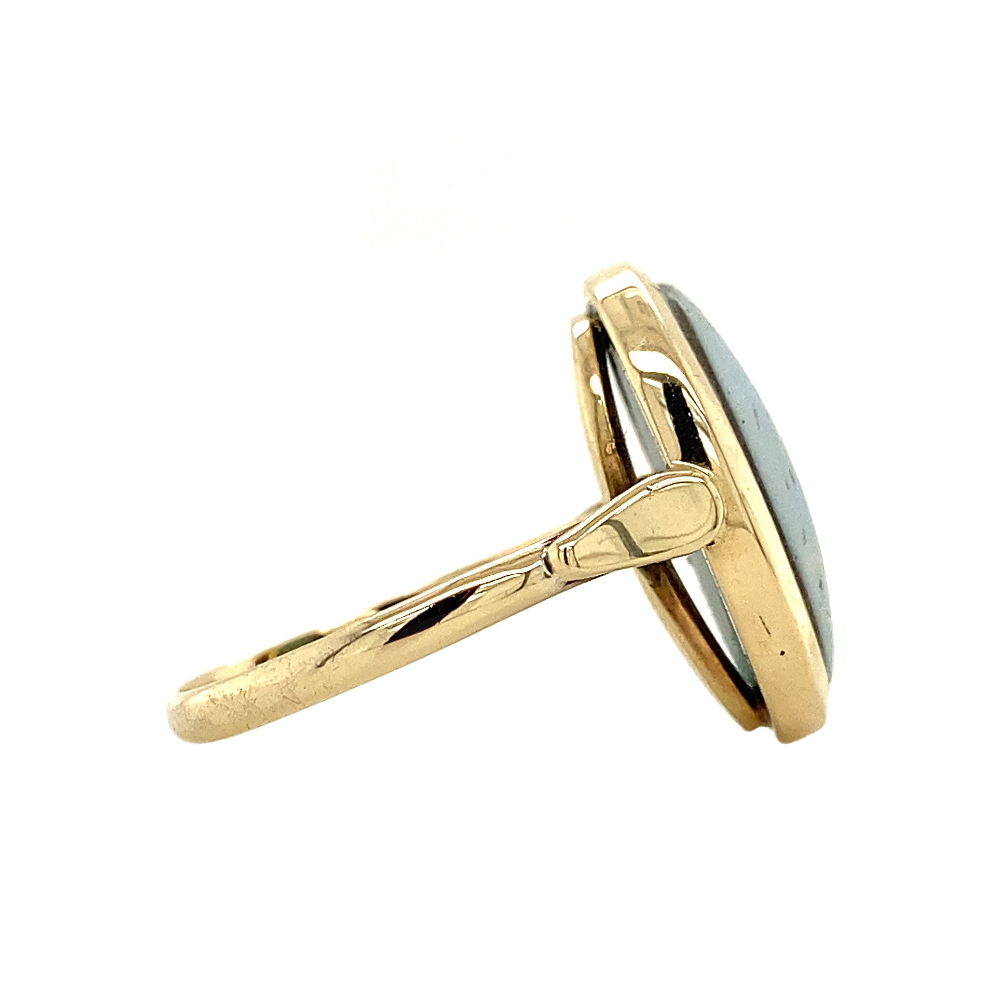 Gold ring with opal triplet 14 kt