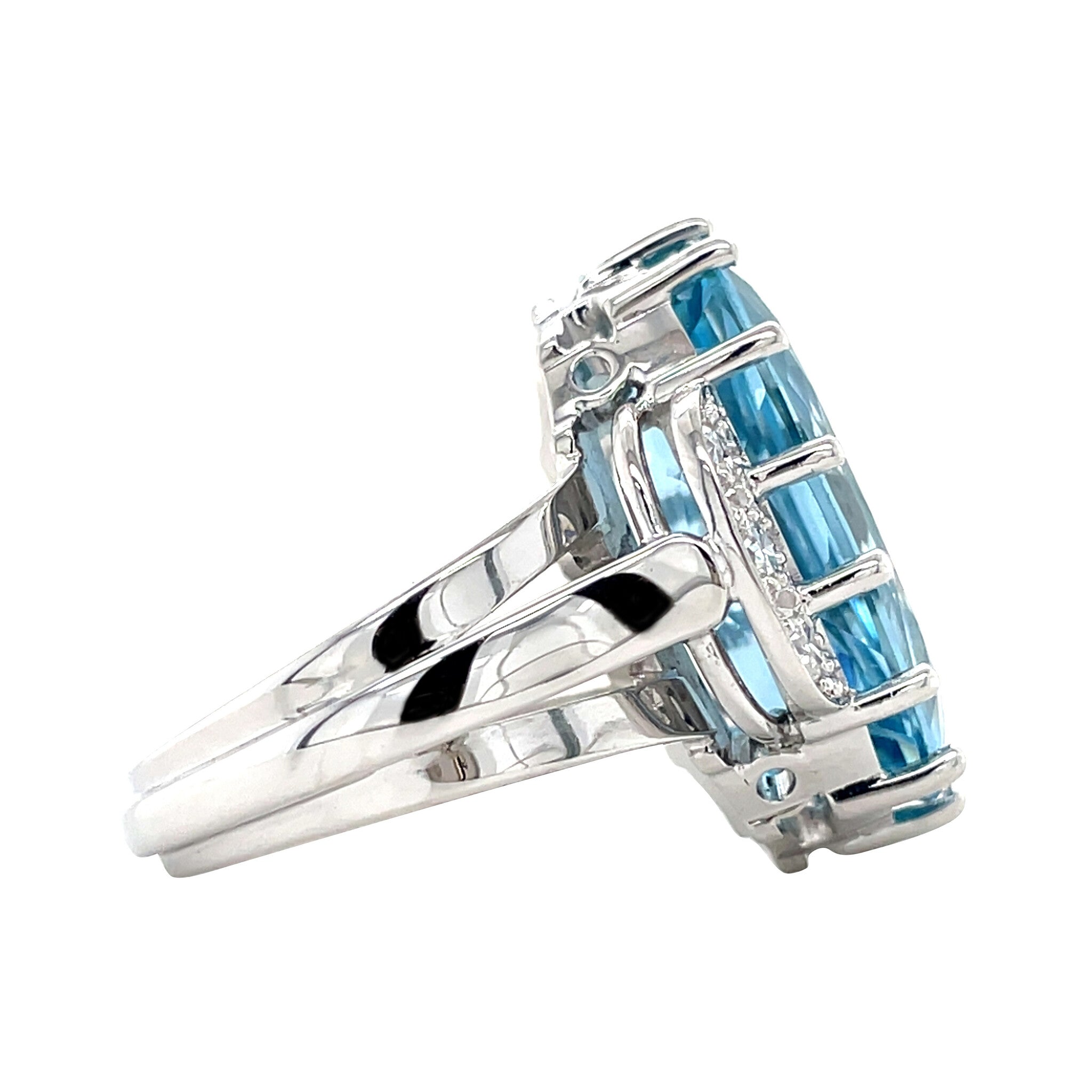White-gold vintage ring with aquamarine and diamond 14 kt