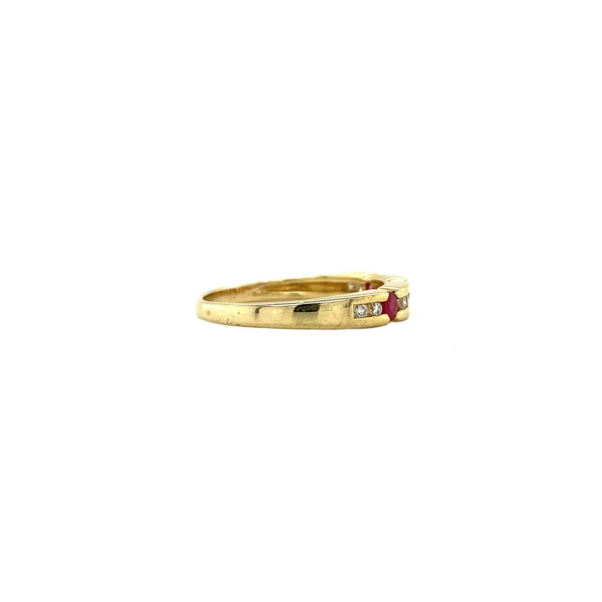 Gold ring with ruby and diamond 14 kt