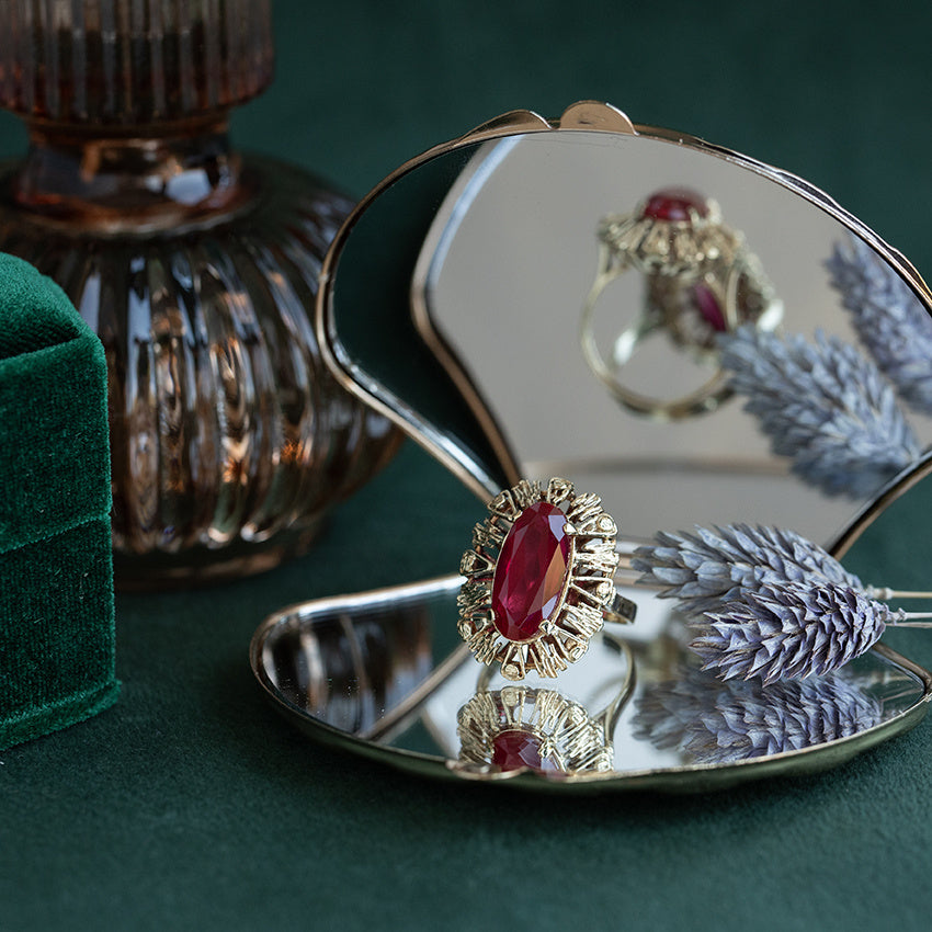 Vintage gold ring with ruby, 14 kt