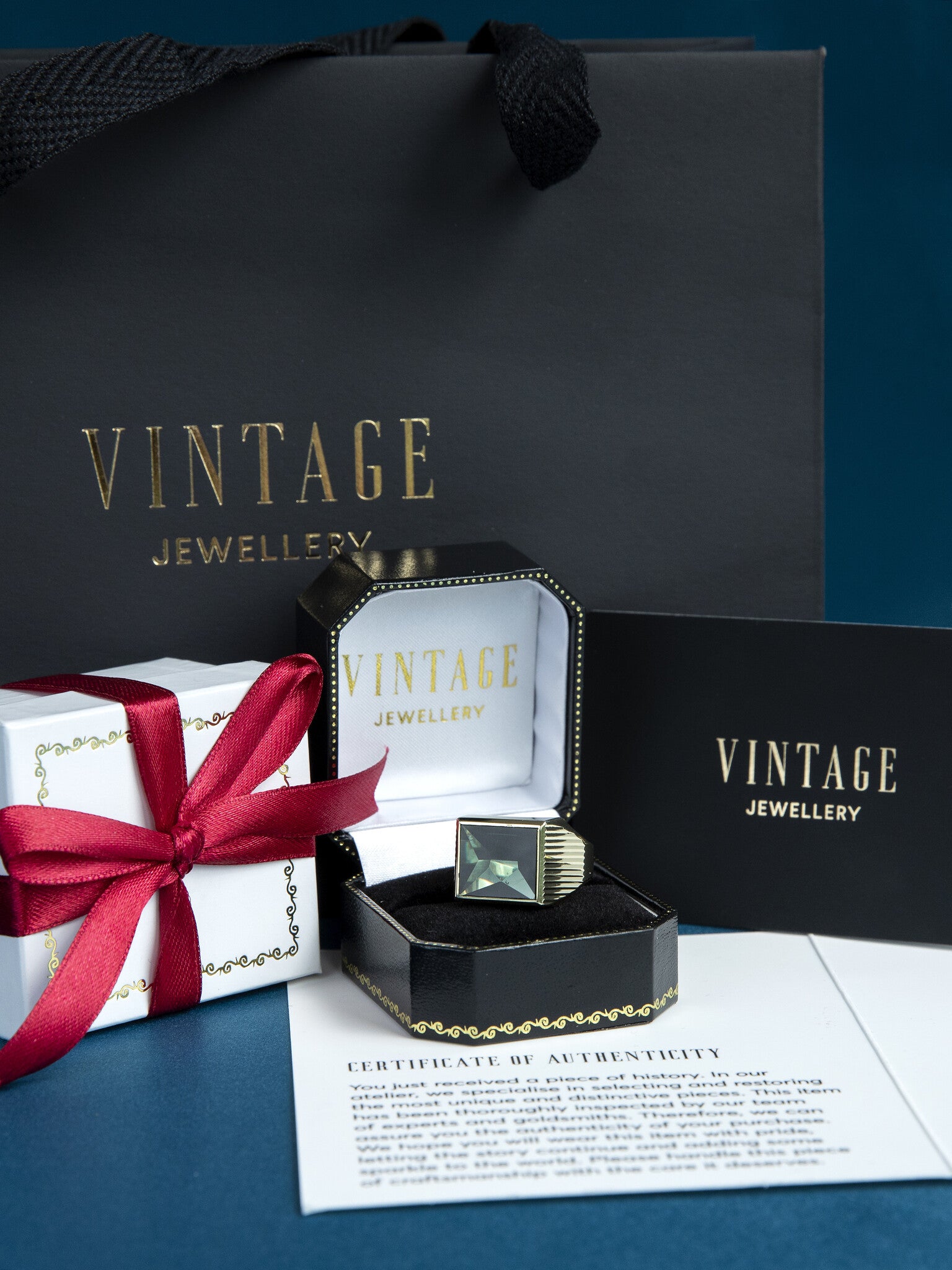 Gouden ring met onyx 14 krt