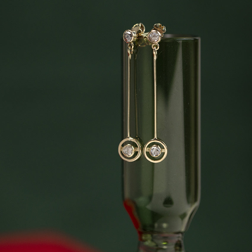 Gouden vintage oorstekers met diamant 14 kt