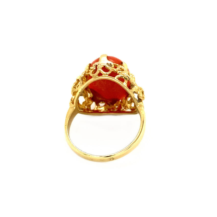 14 kt gold ring with blood coral