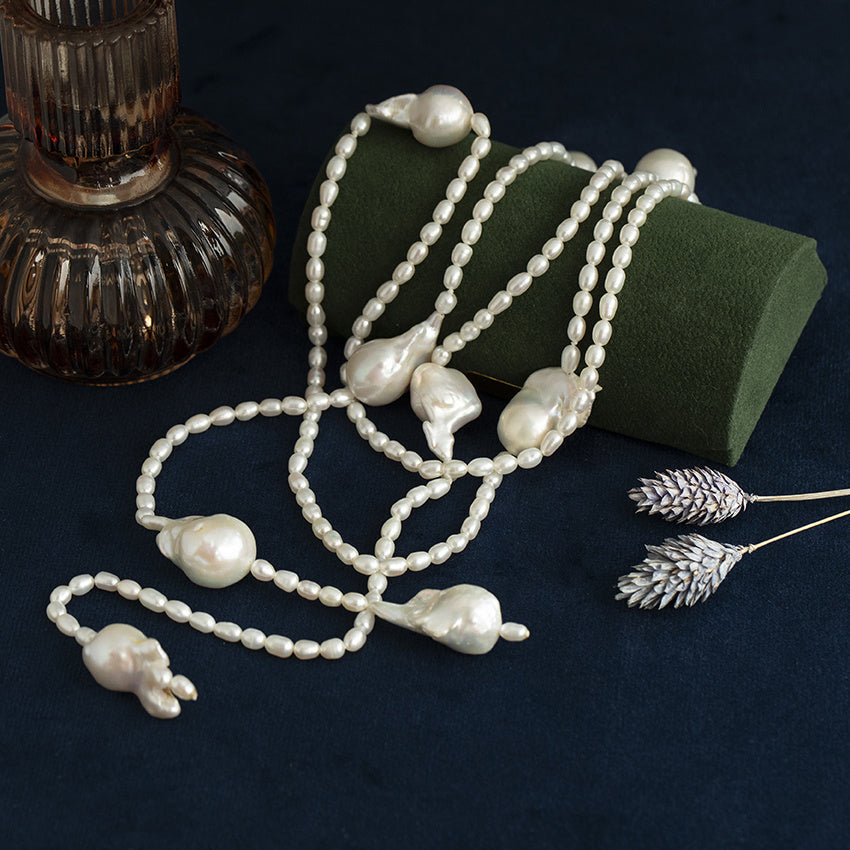 Vintage pearl necklace with baroque pearl