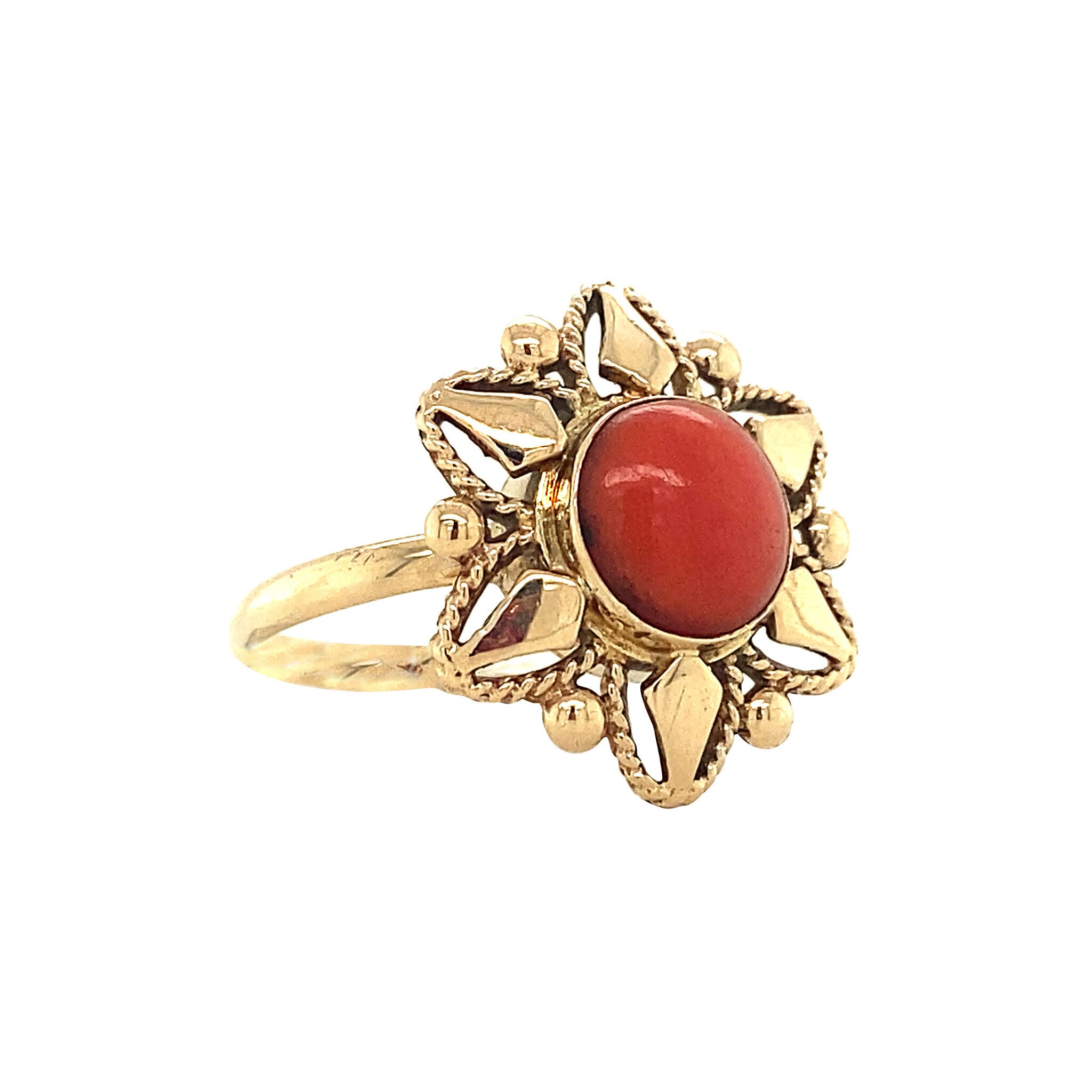 14 kt gold ring with blood coral