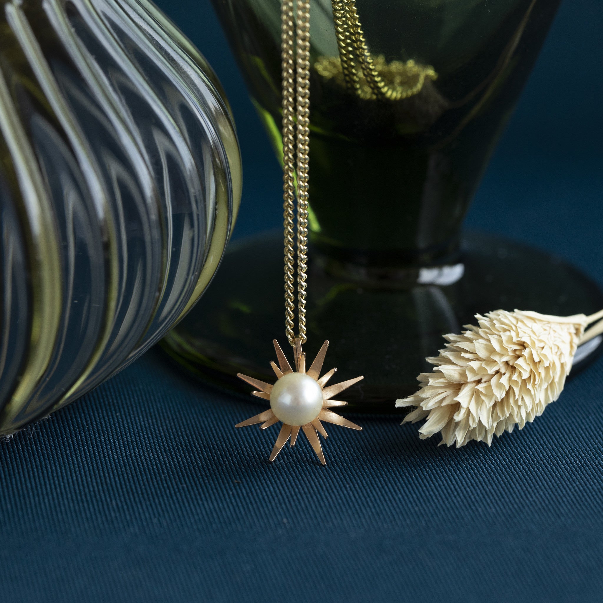 14 kt gold pendant with pearl