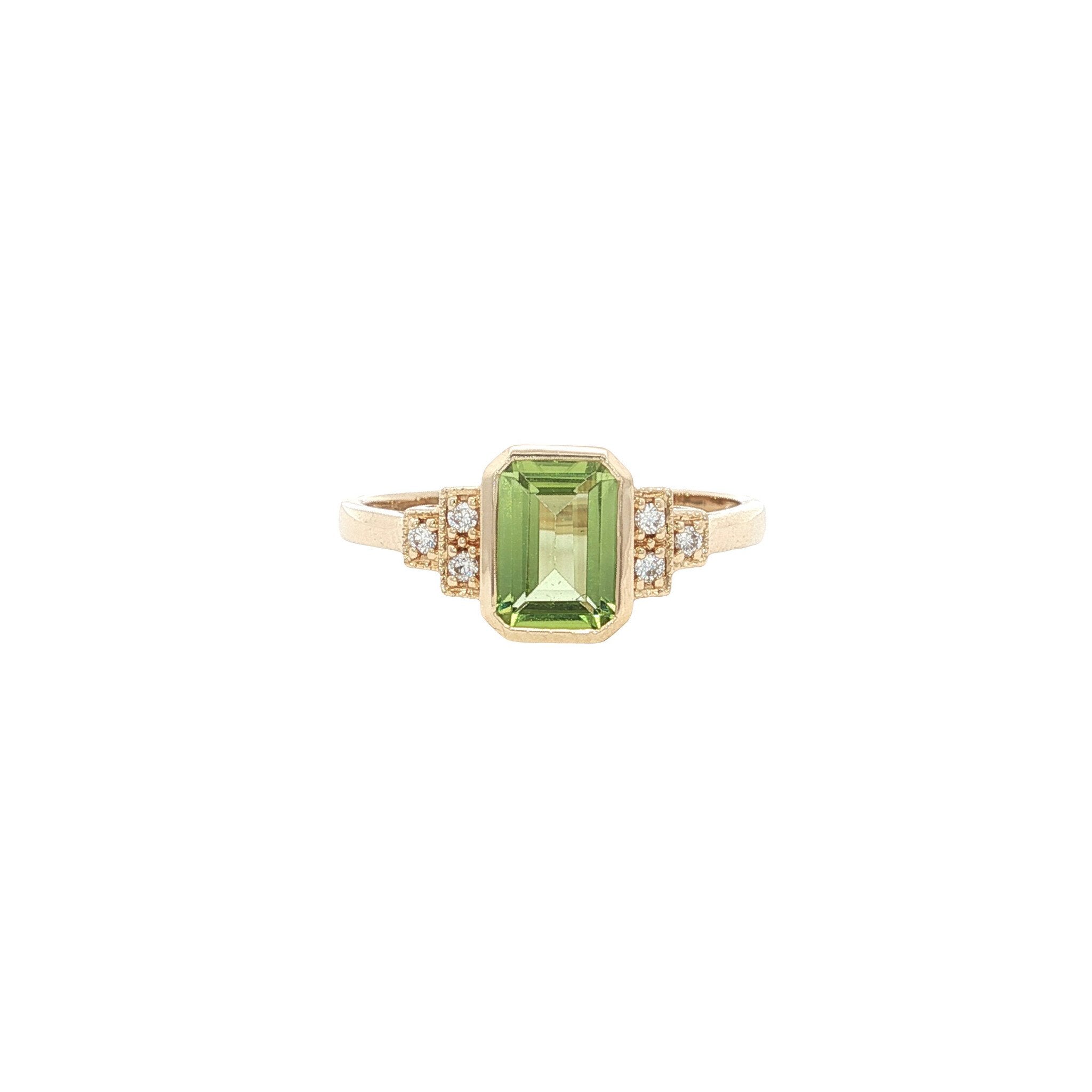 Gouden ring met peridoot en diamant 14 kt