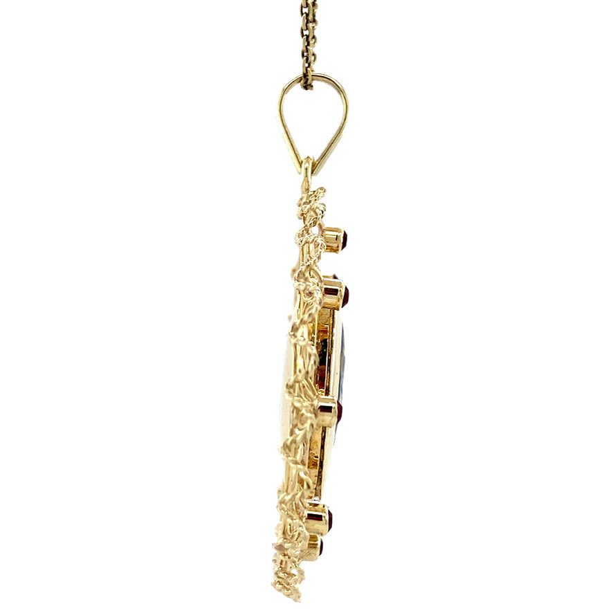 Gouden vintage hanger met emaille en kleursteen 14 krt