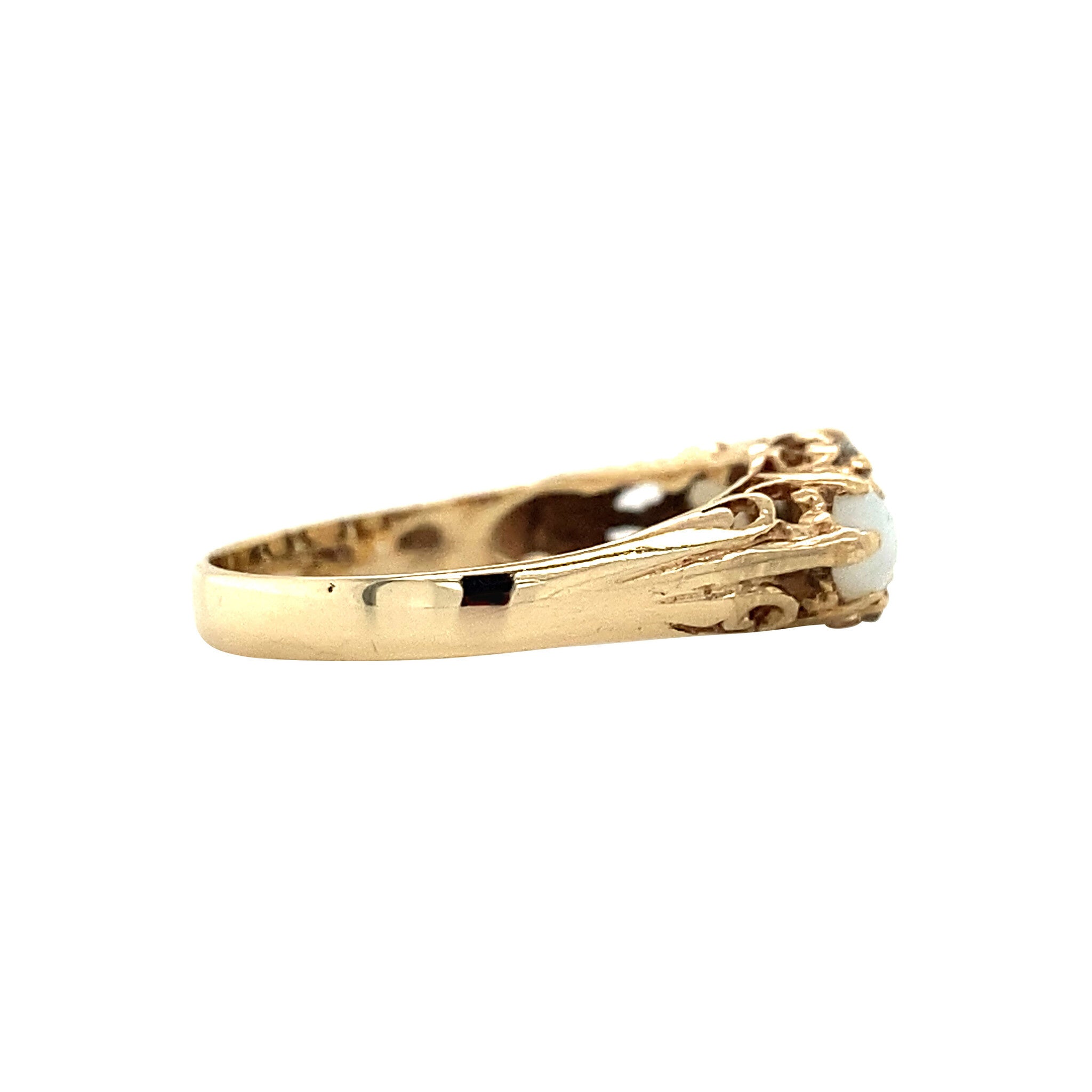 Ring met opaal en zirkonia 9 krt