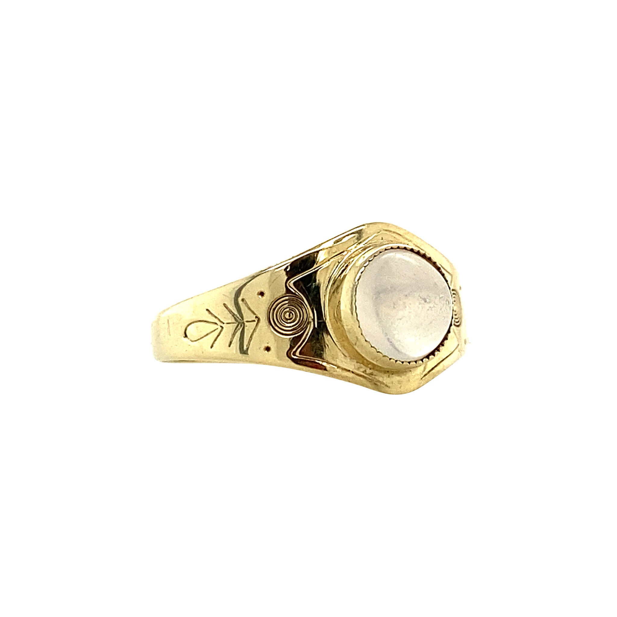 Gold ring with moonstone 14 krt
