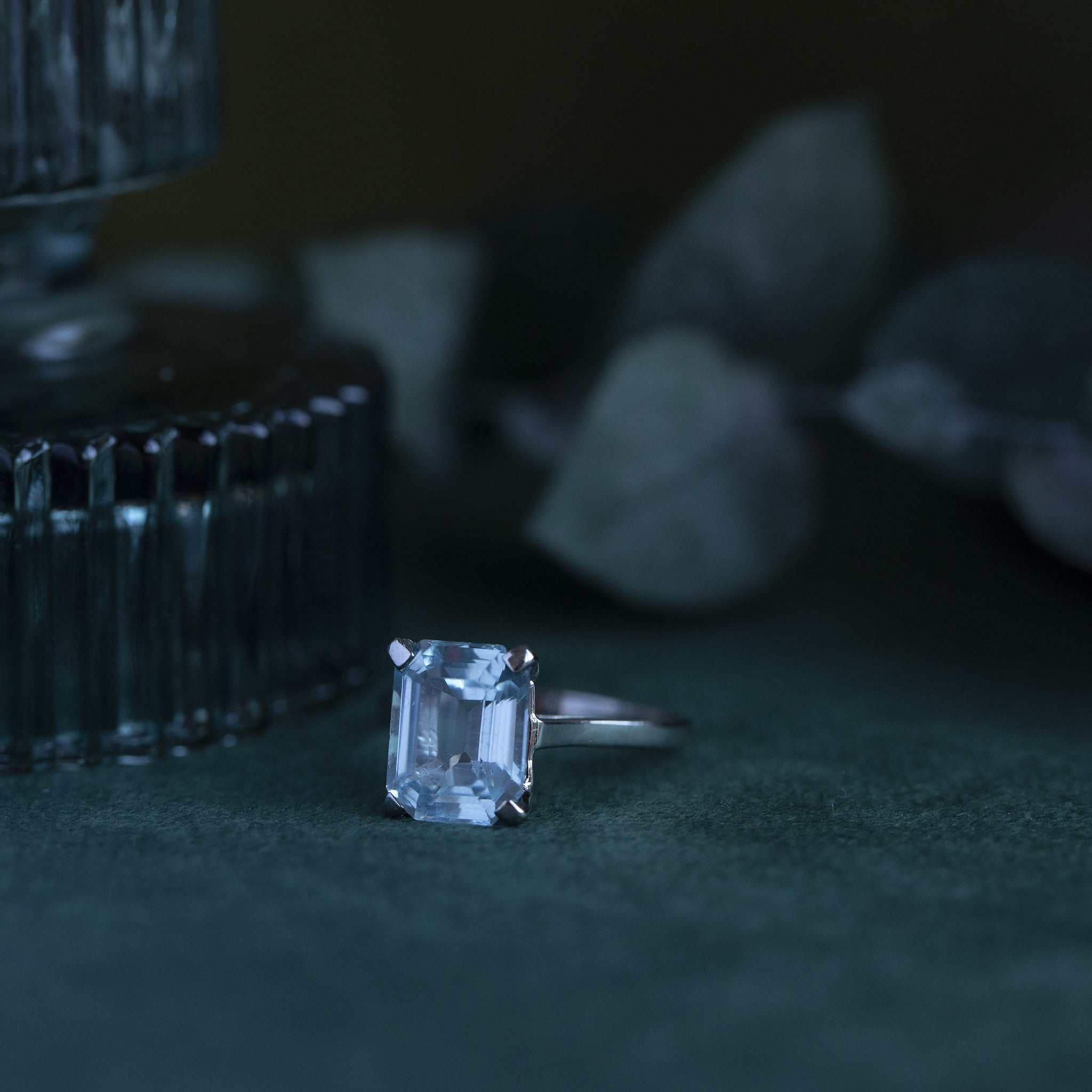 Witgouden ring met aquamarijn 18 krt