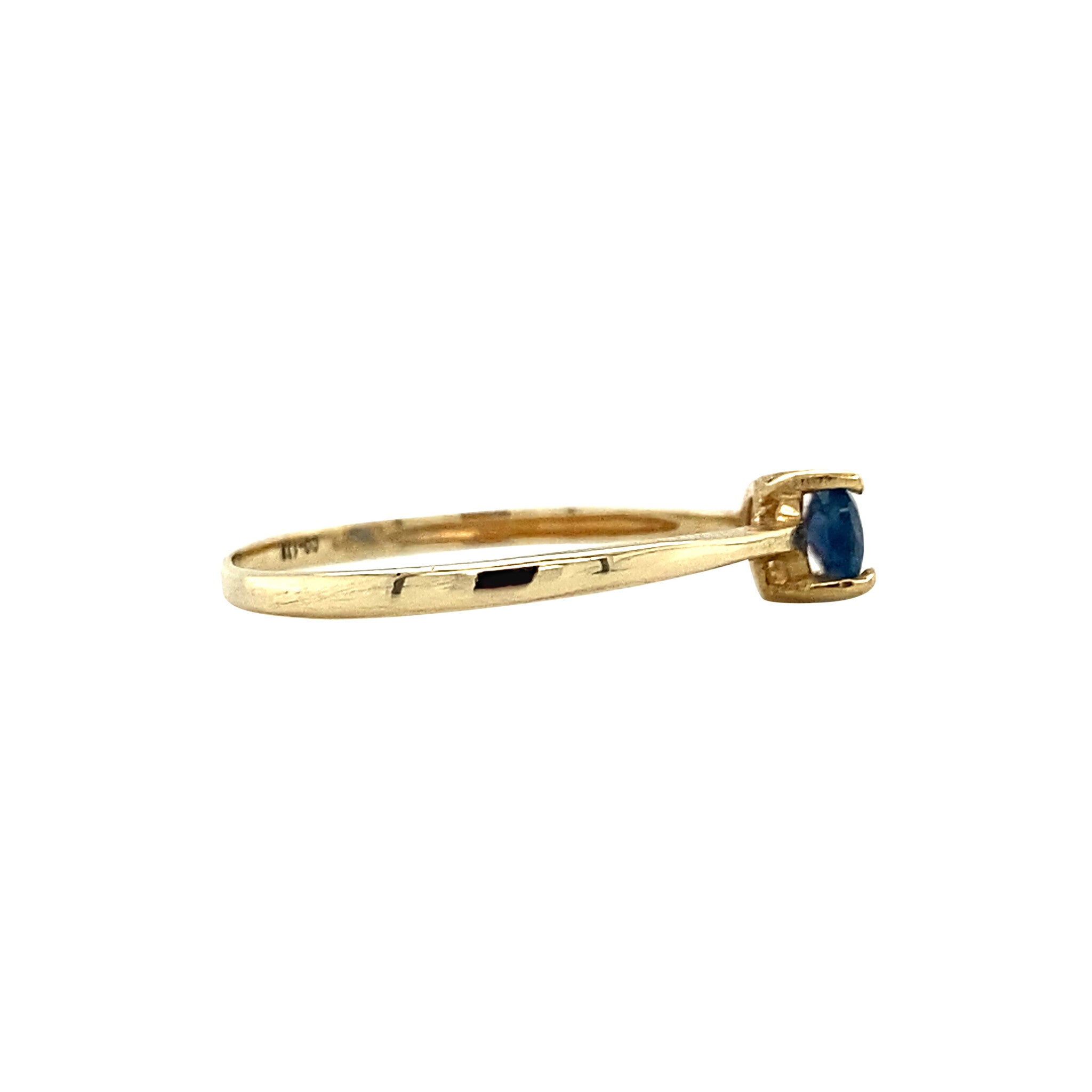 14 kt gold ring with sapphire