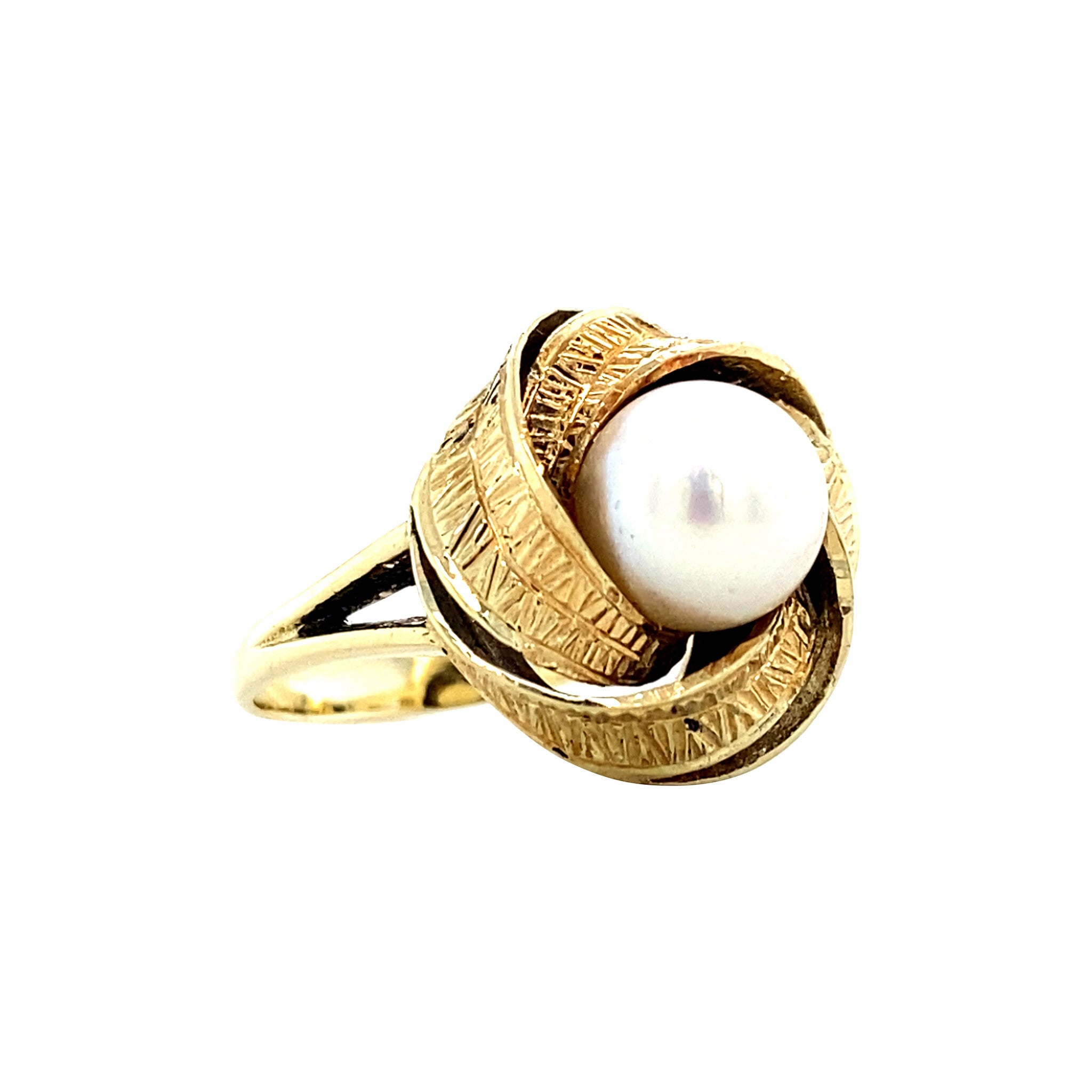 14 kt gold ring with pearl