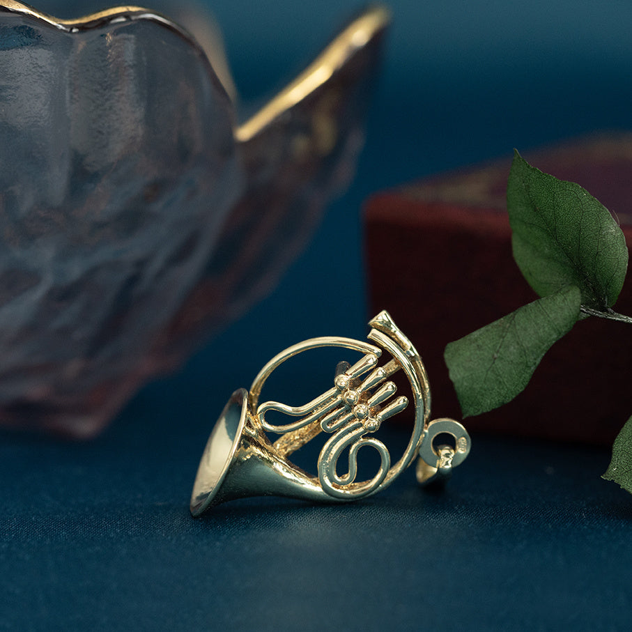 Gouden vintage hoorn hanger 14 krt