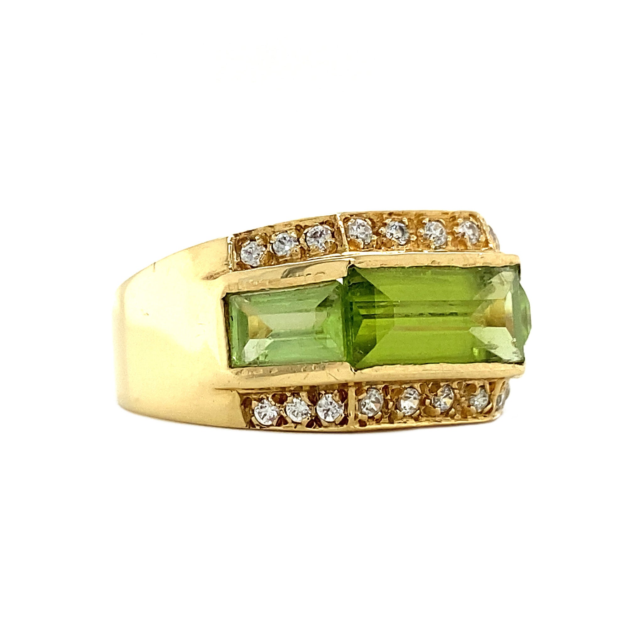 18 kt gold ring with peridot and diamond