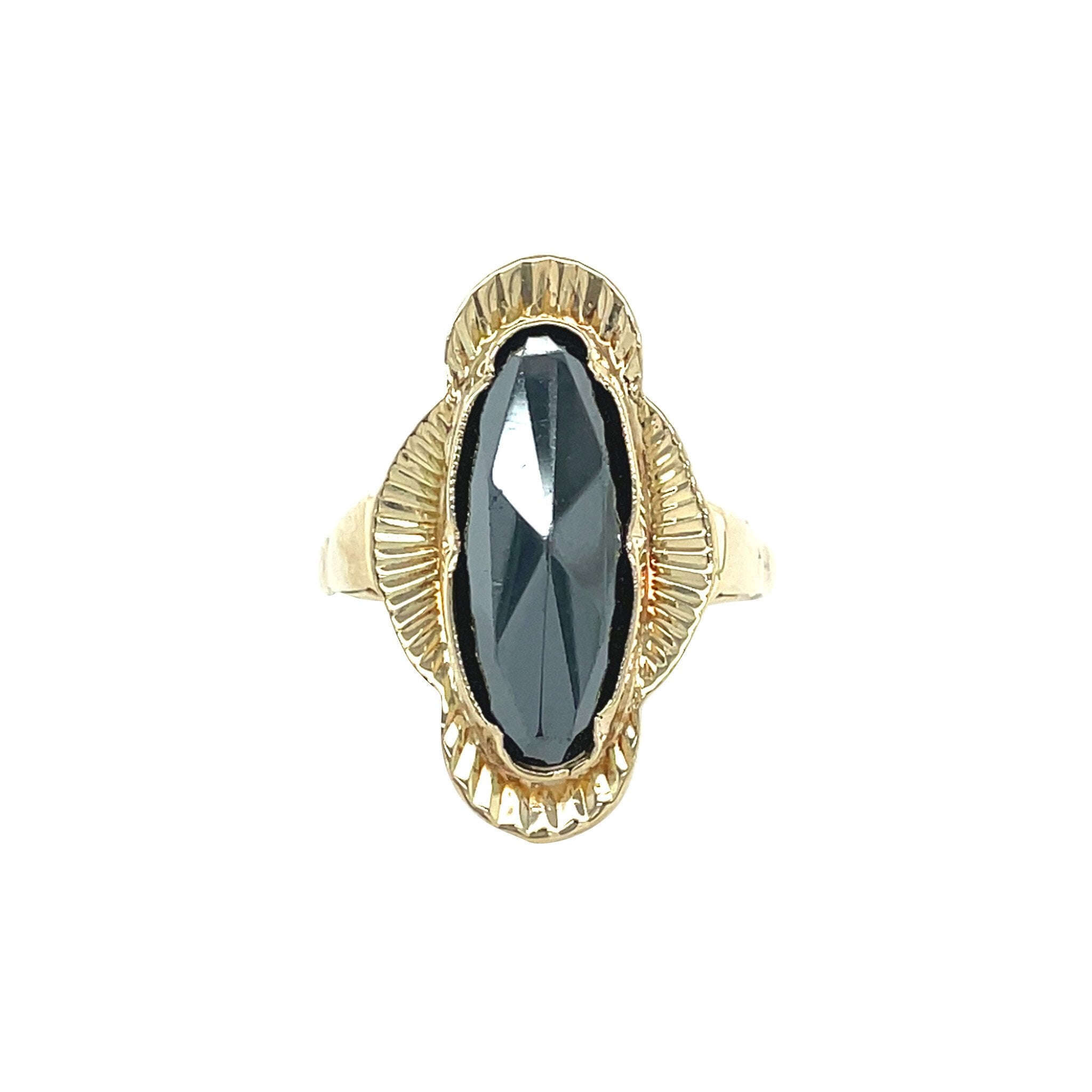 Gold vintage ring with hematite 14 kt