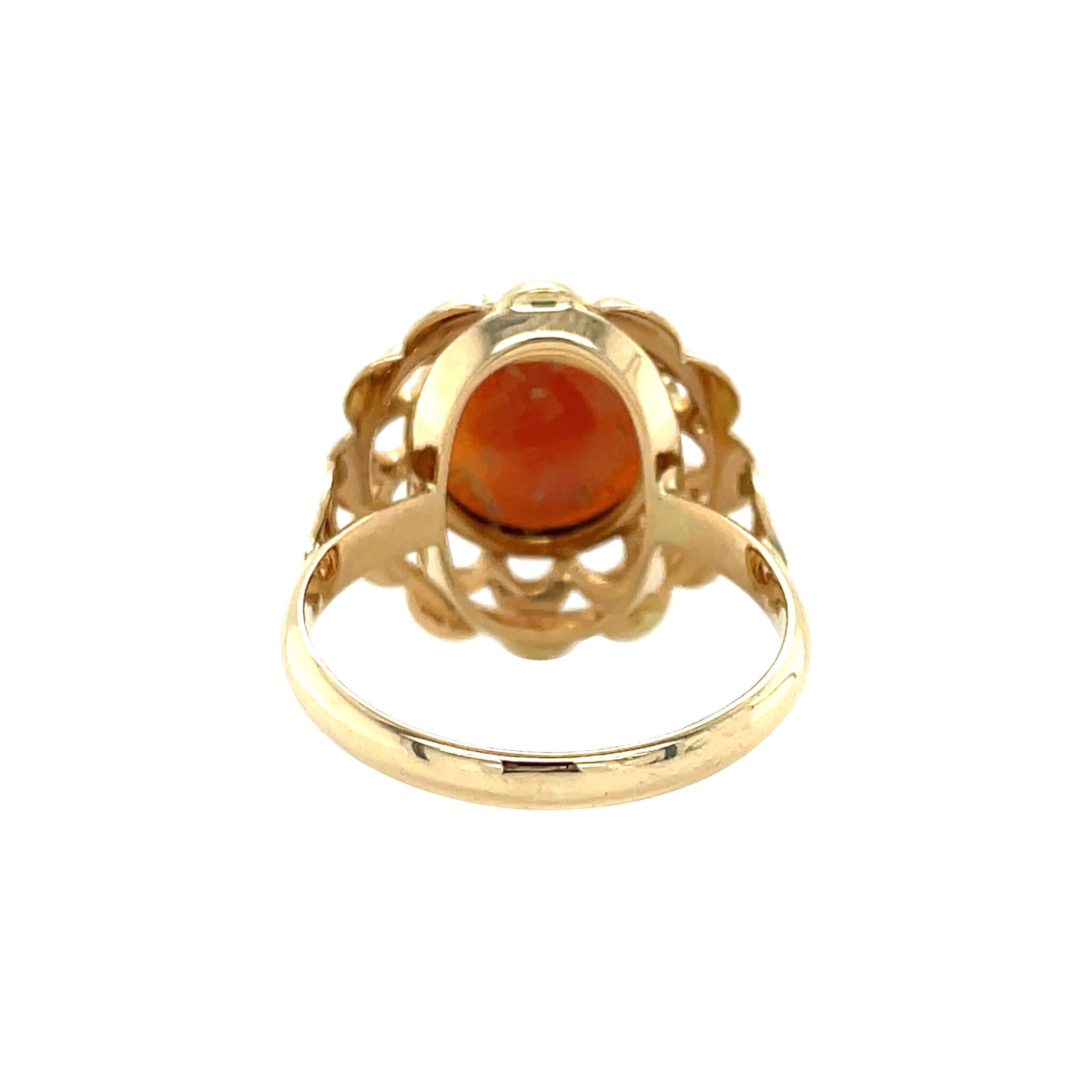 Golden vintage ring with cameo 14 kt