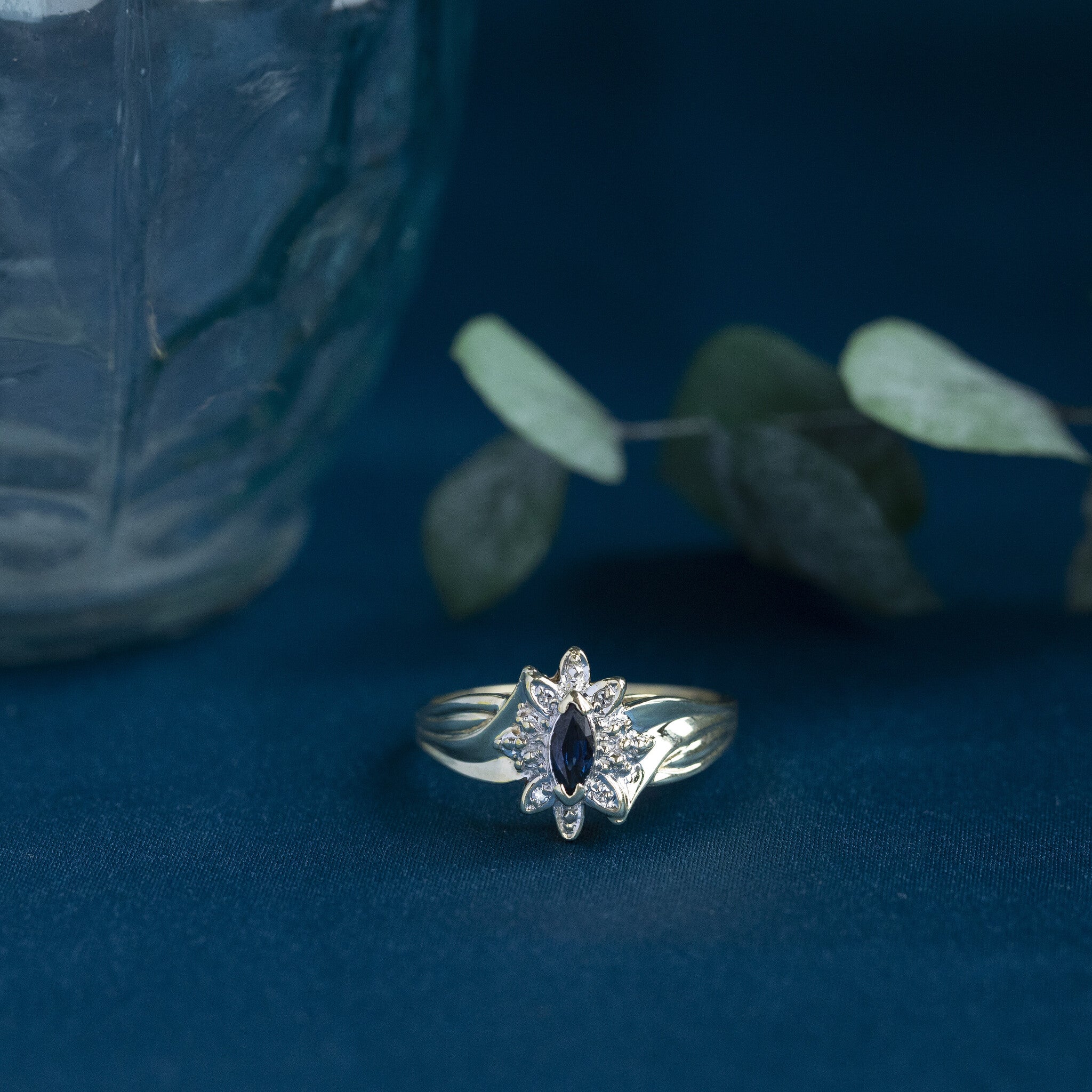 Ring met saffier en diamant 9 krt