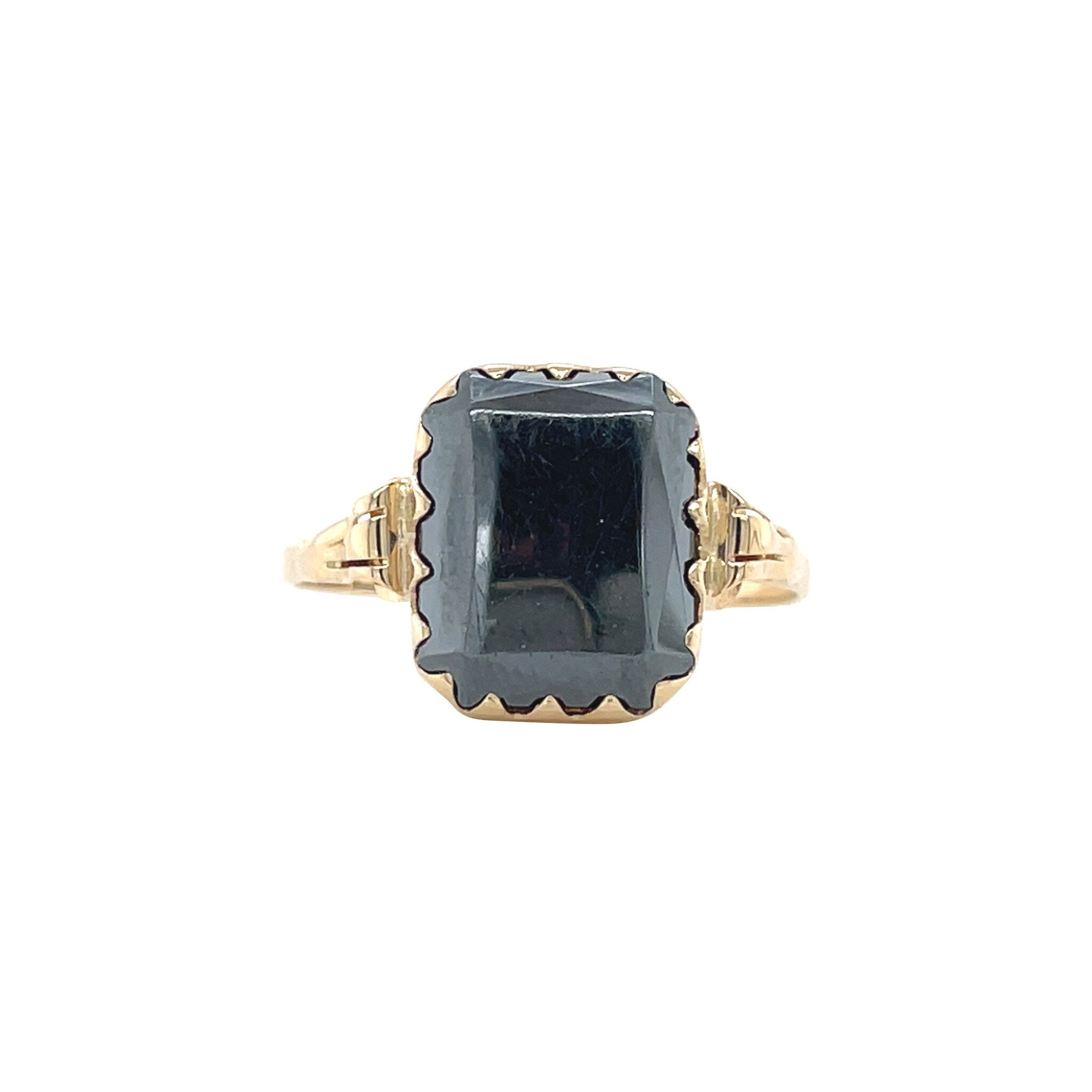 Vintage 14 kt gold ring with hematite