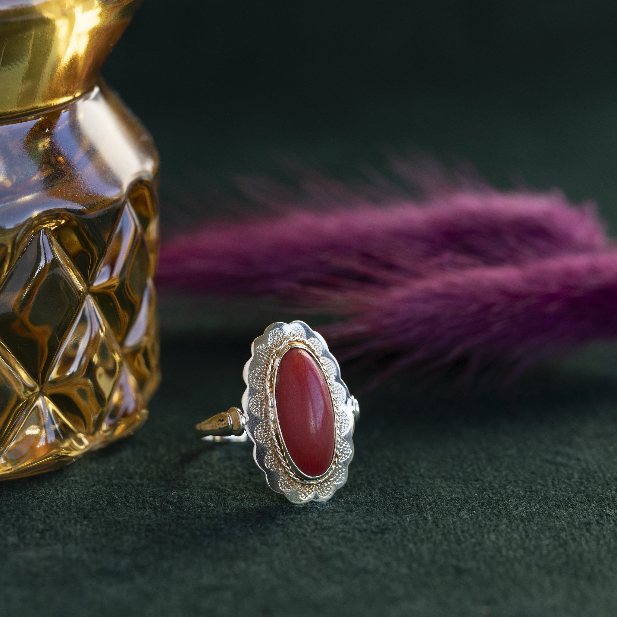 Gold ring with red coral 14 crt