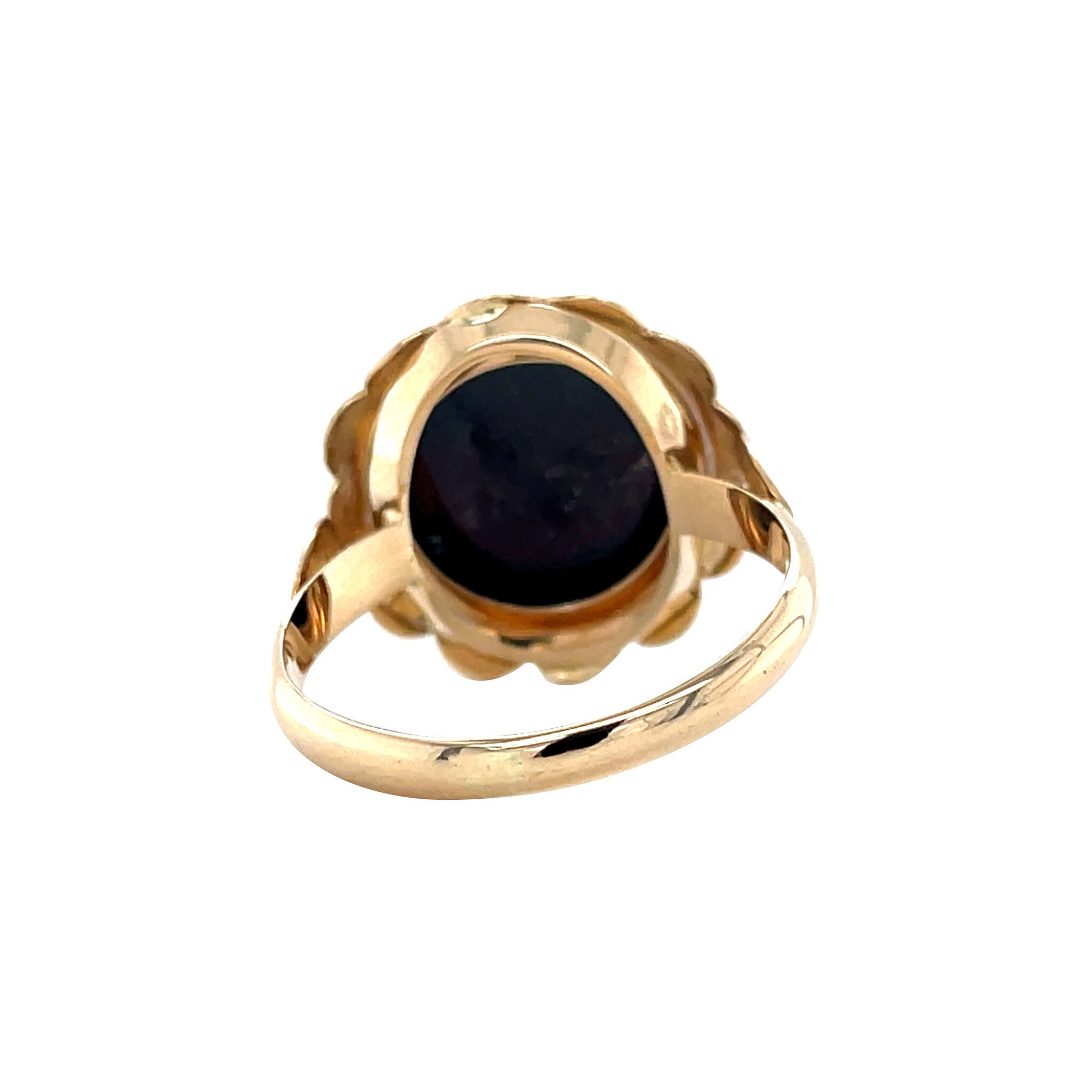 Gold vintage ring with garnet 14 kt
