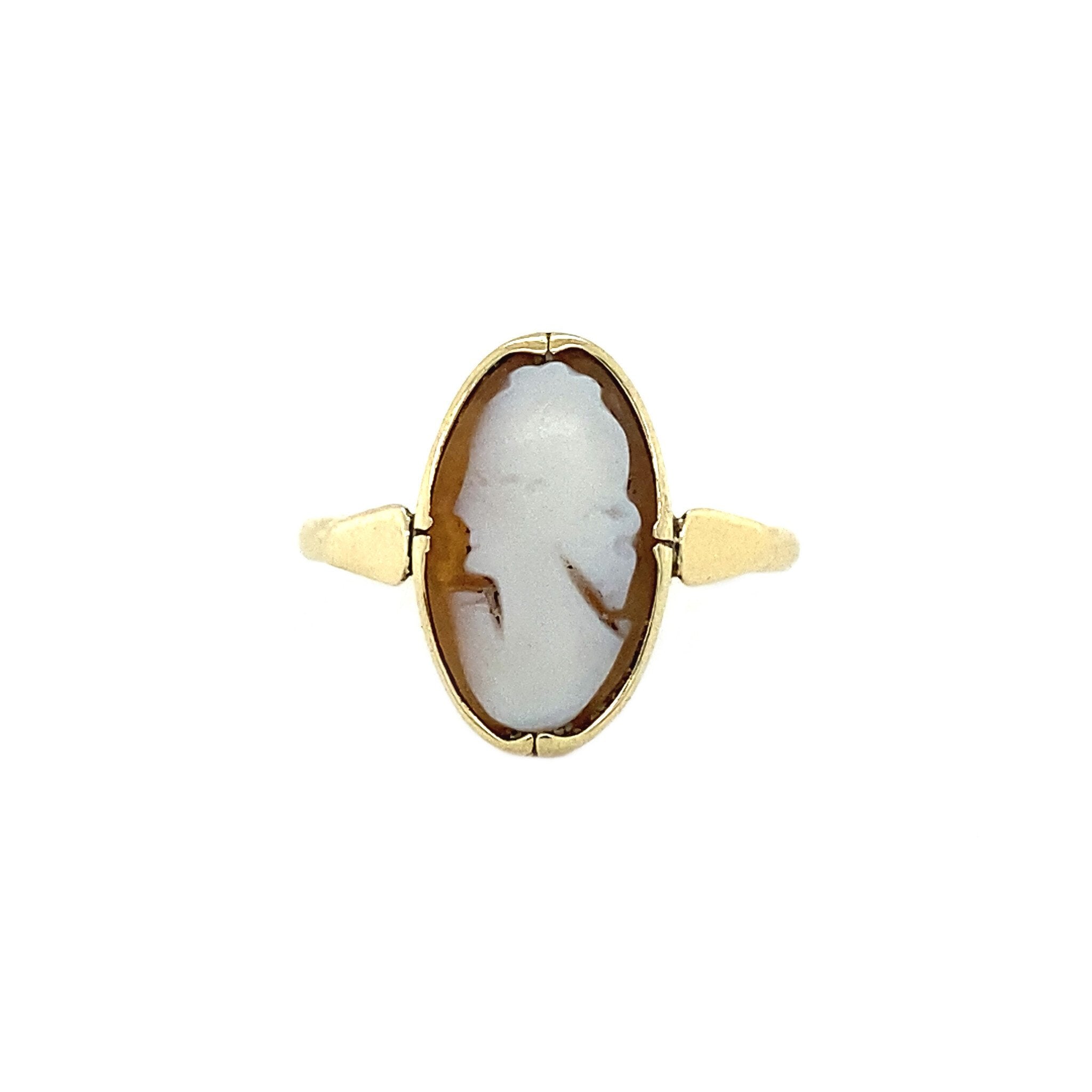 Gold ring with cameo, 14 kt