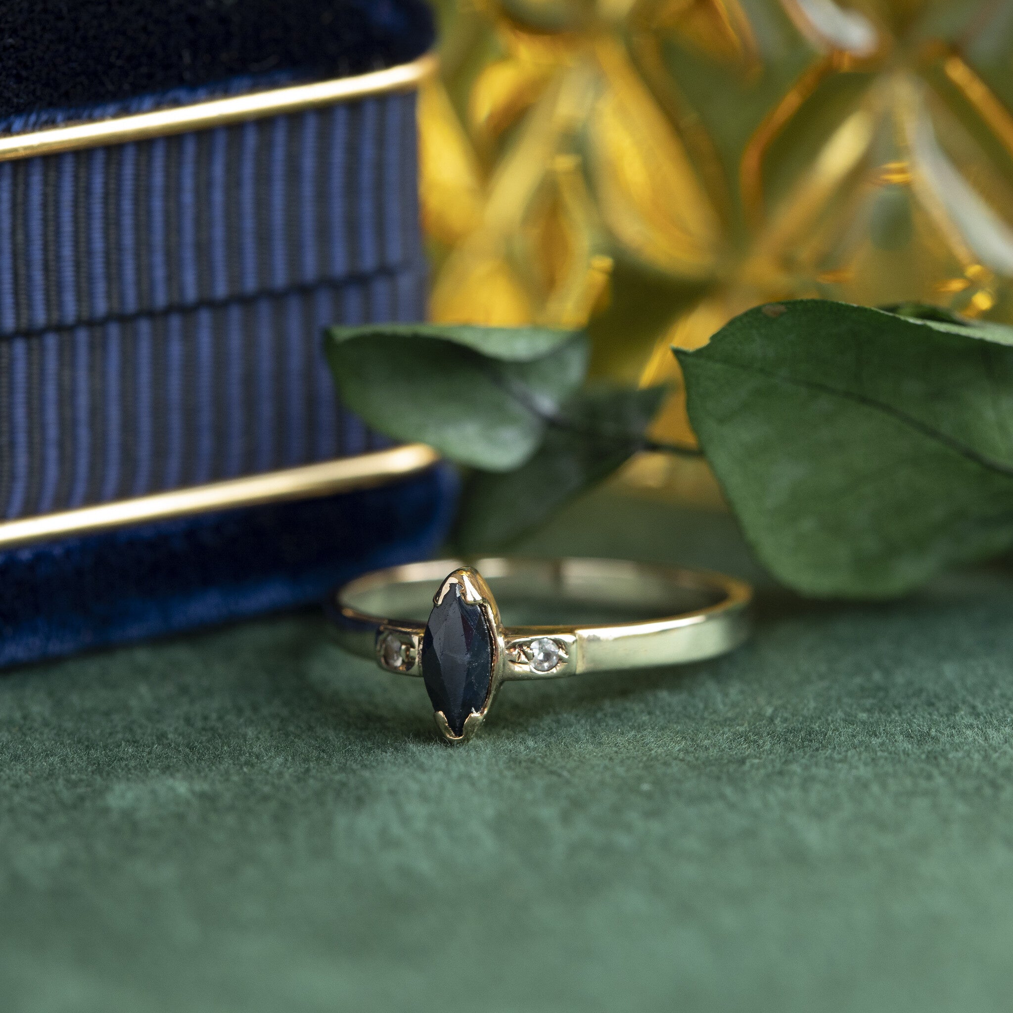 Ring met saffier en zirkonia 12 krt