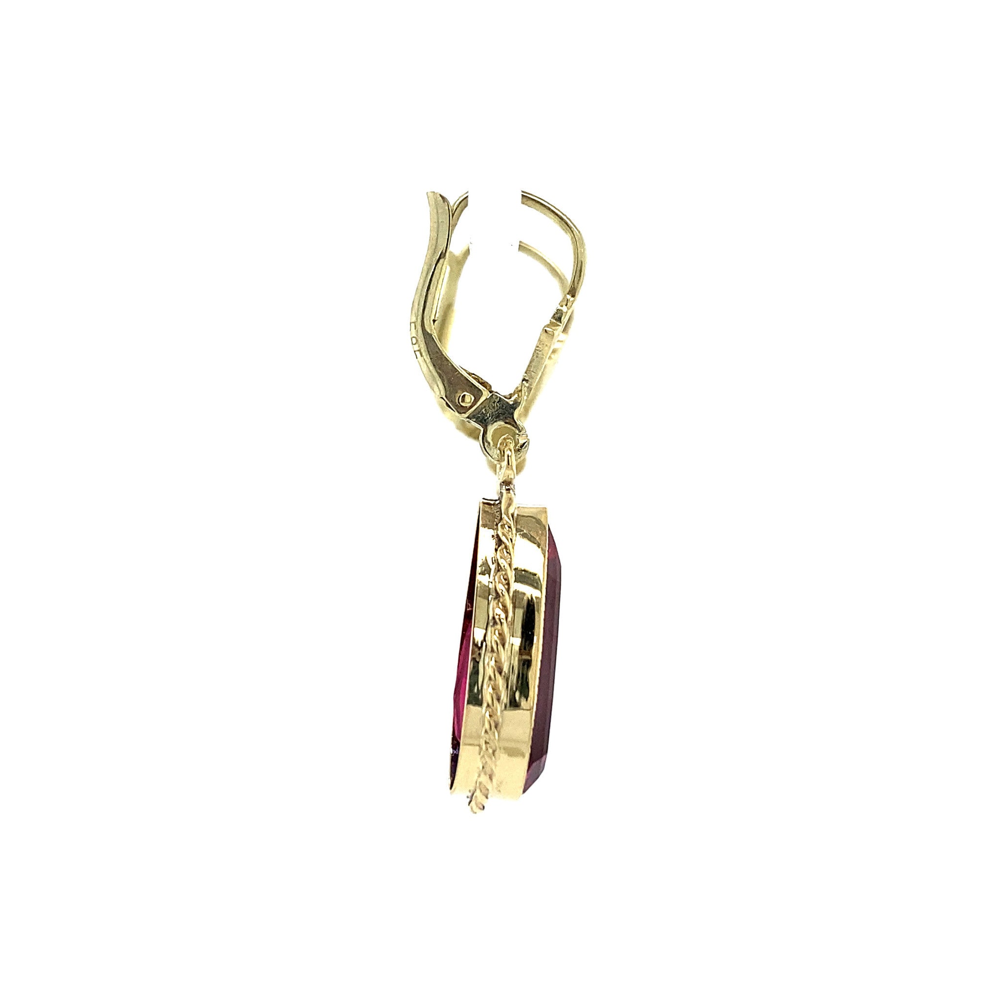 14 kt gold earrings with ruby