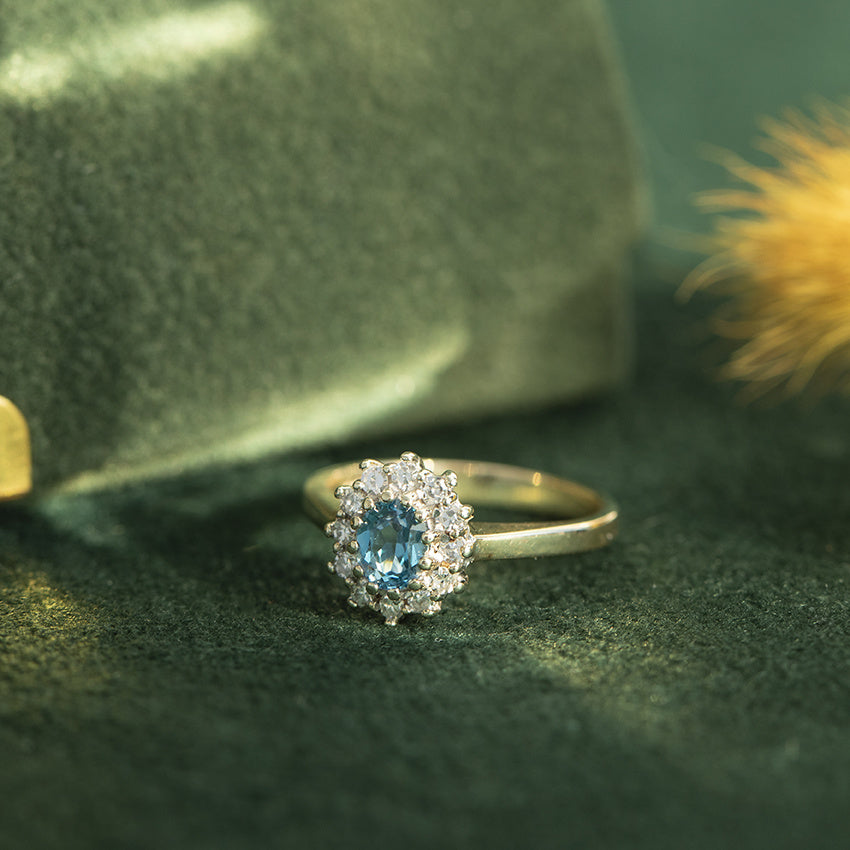Vintage cluster ring with topaz and diamond, 9 kt gold