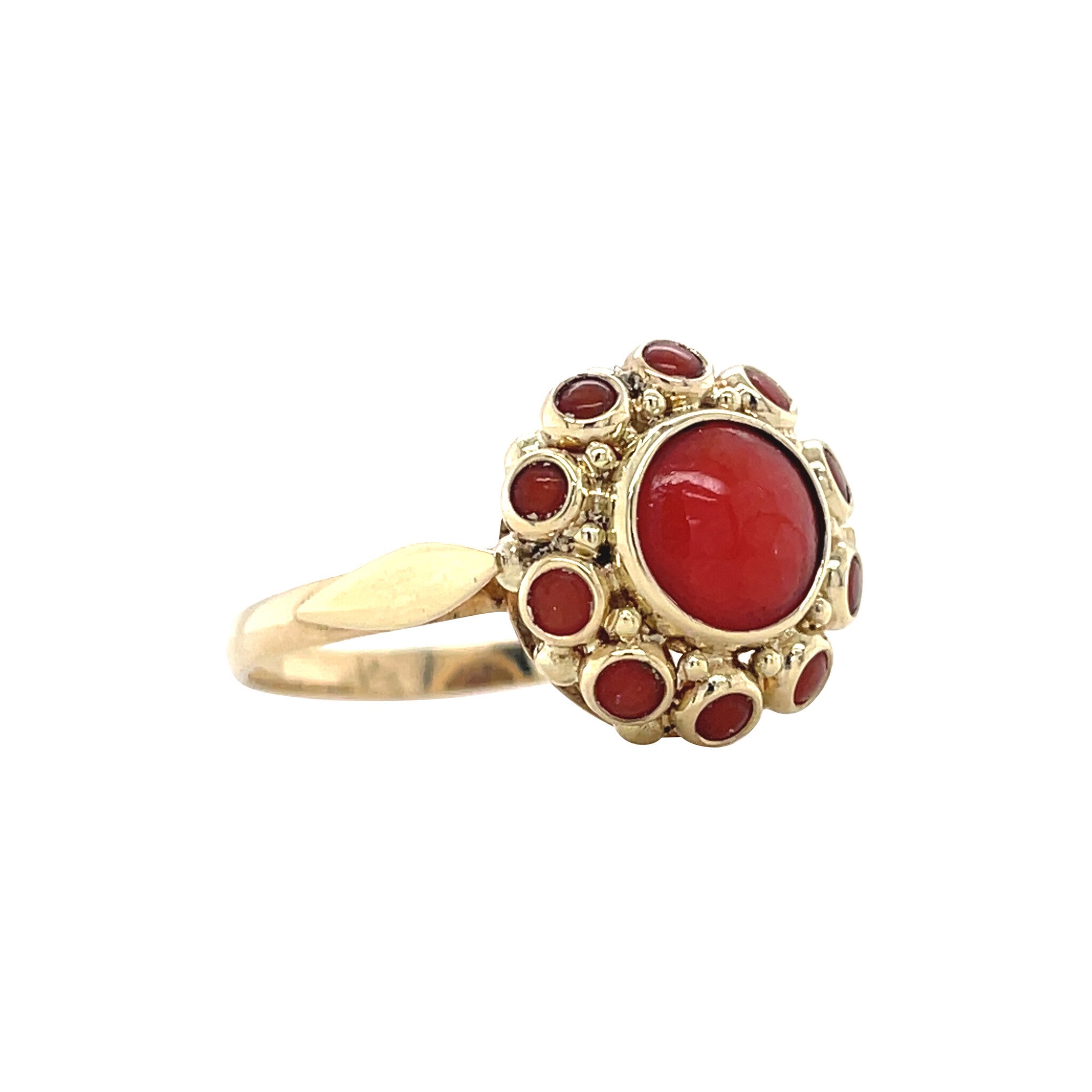 Gouden vintage entourage ring met bloedkoraal 14 kt
