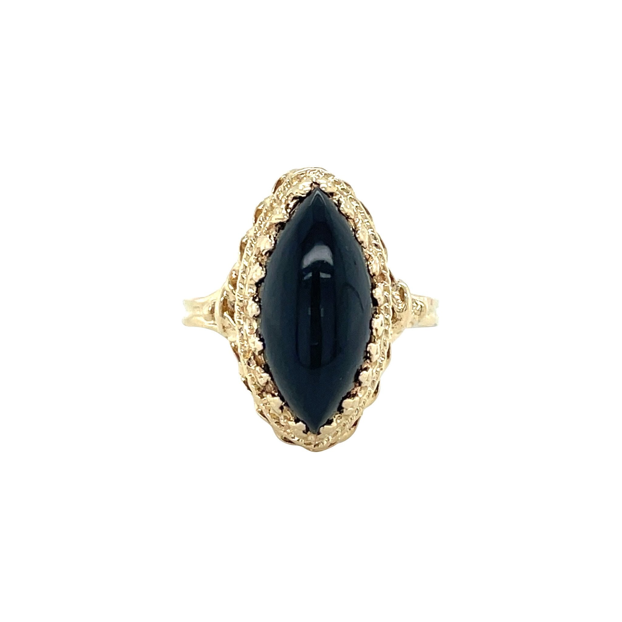 Vintage ring with onyx, 12 kt