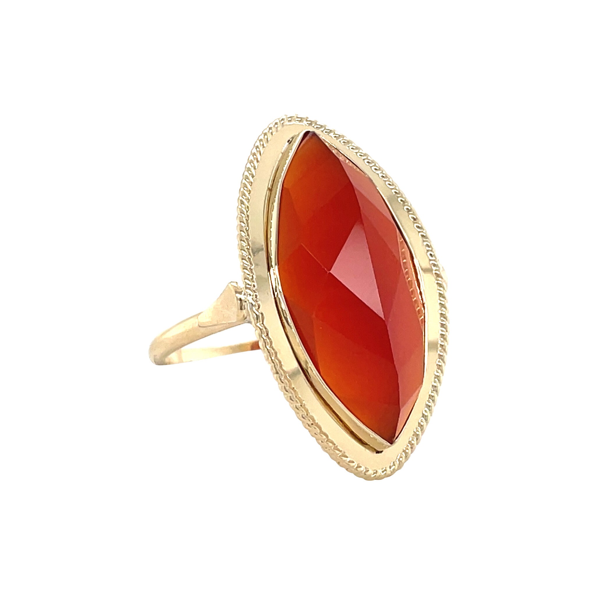 Gouden vintage ring met carneool 14 krt