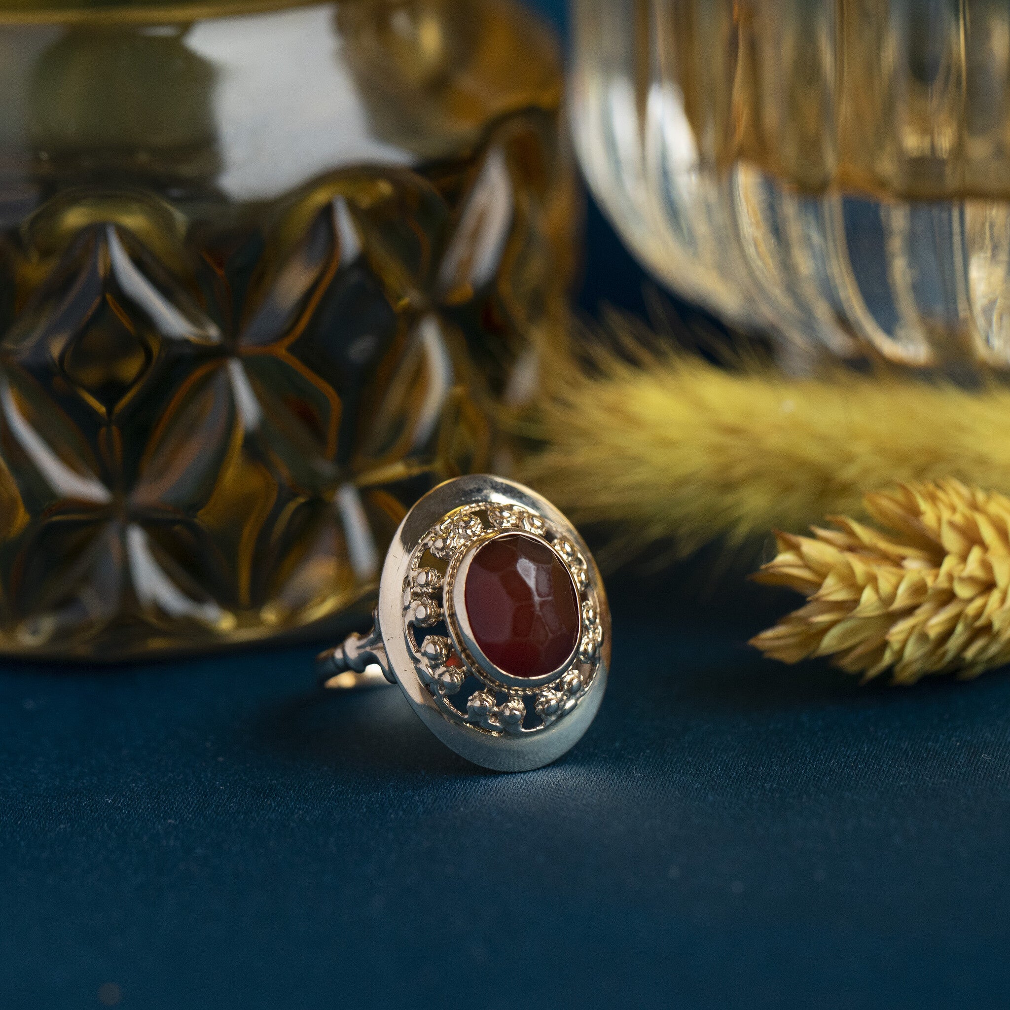 14 kt gold ring with carnelian