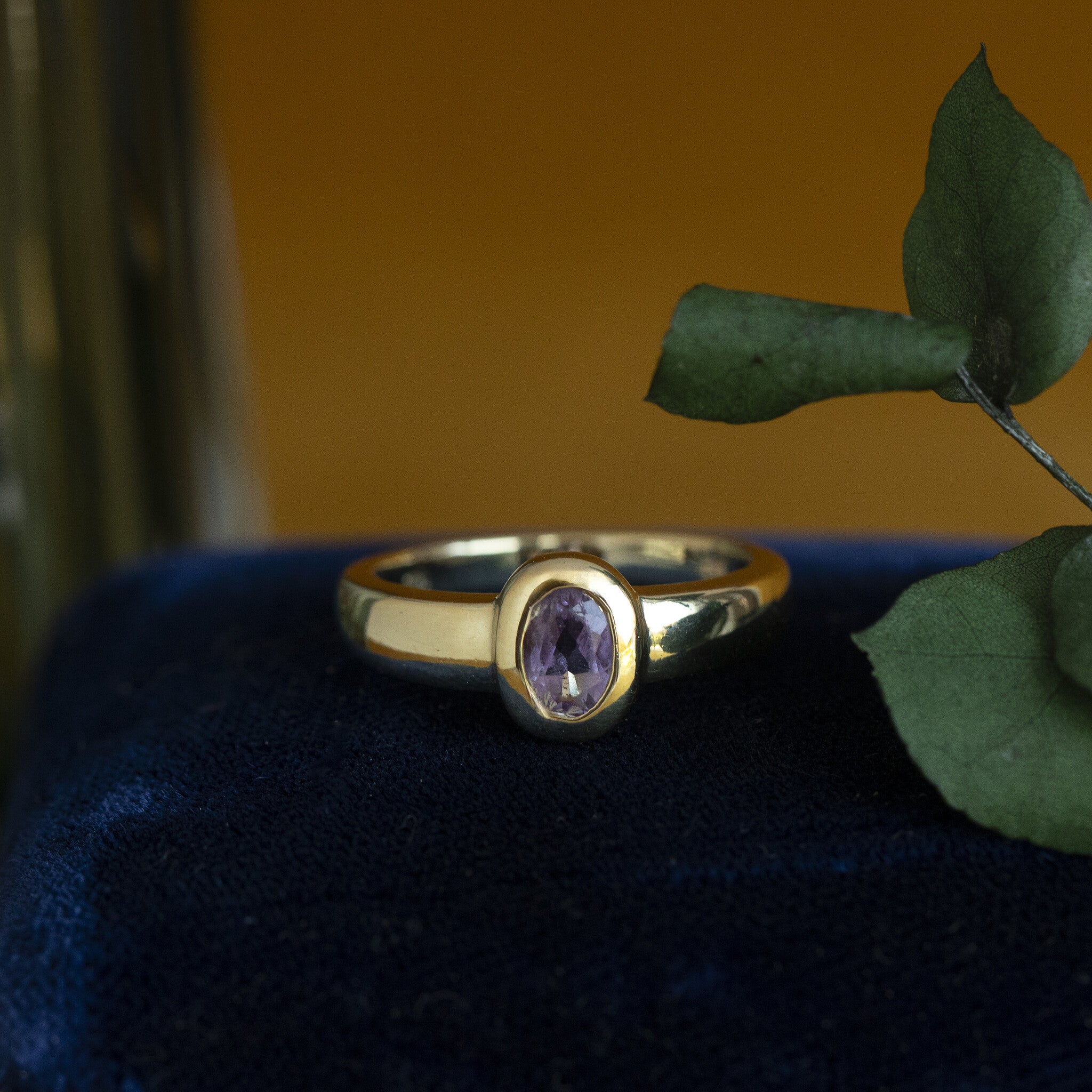 Vintage 14 kt gold ring with amethyst