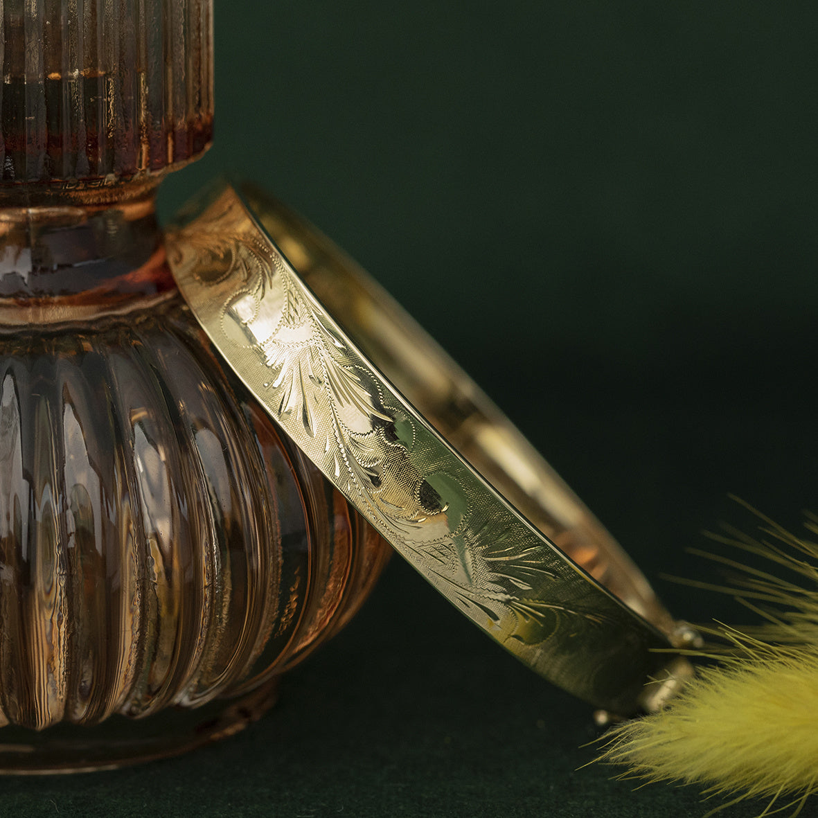 Vintage gouden bangle met gravure 14 krt