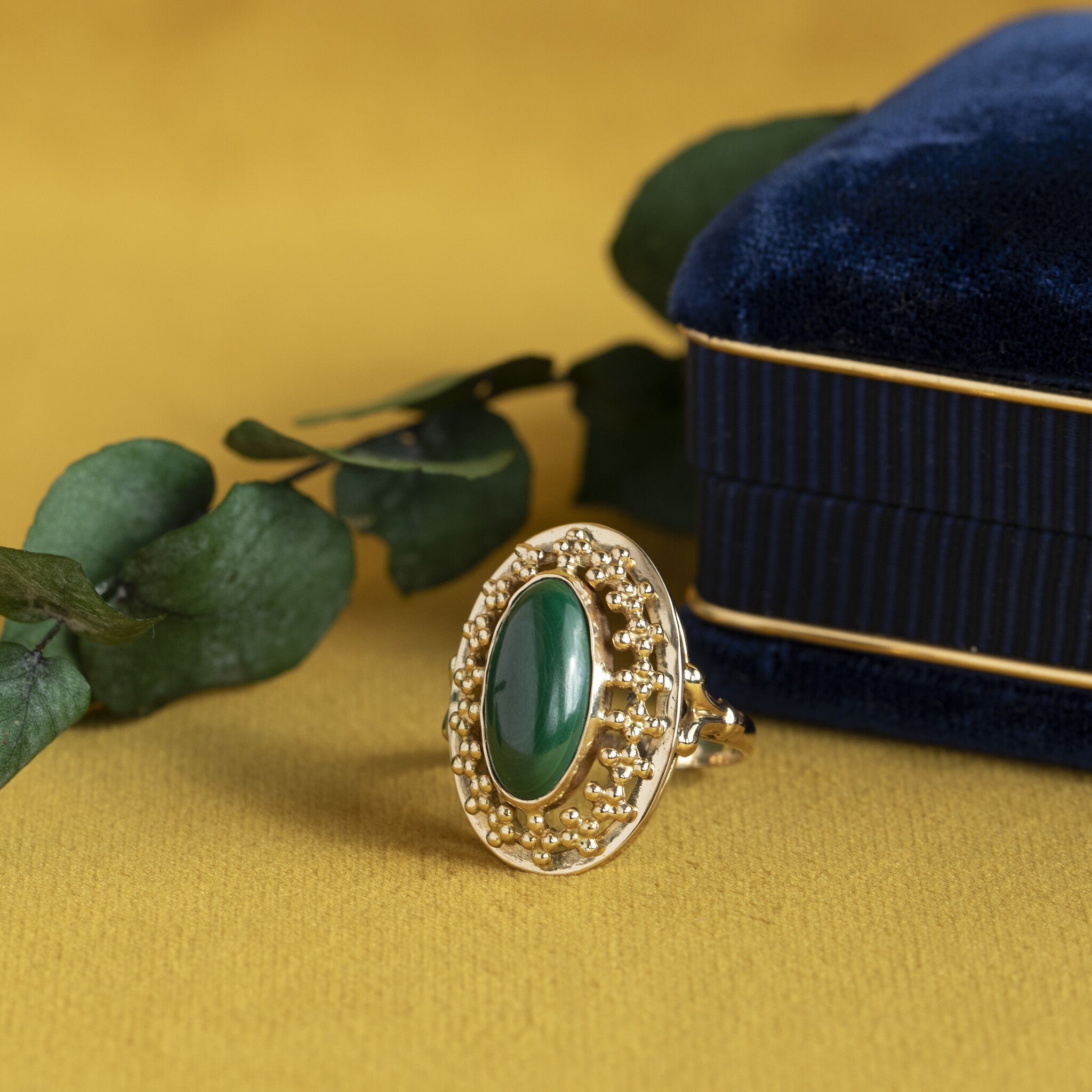 14 kt gold ring with malachite