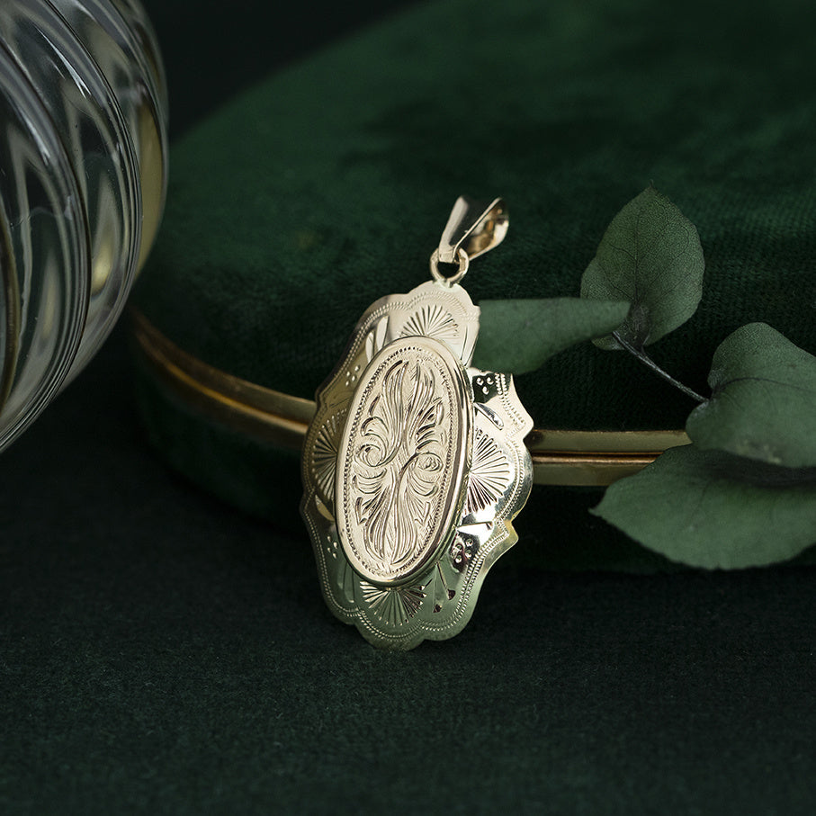 Gouden vintage hanger met gravure 14 kt