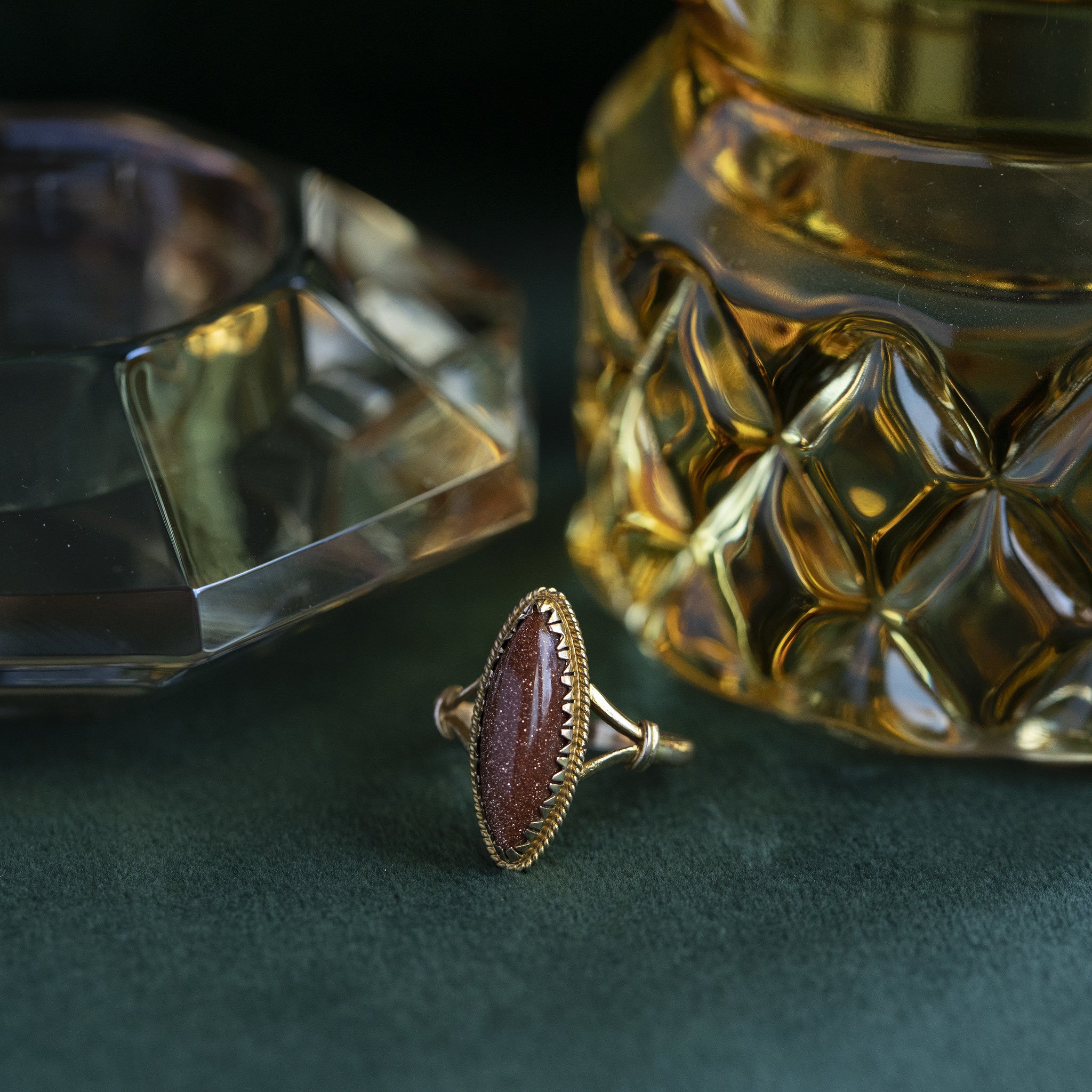 Gouden ring met goudsteen 14 krt