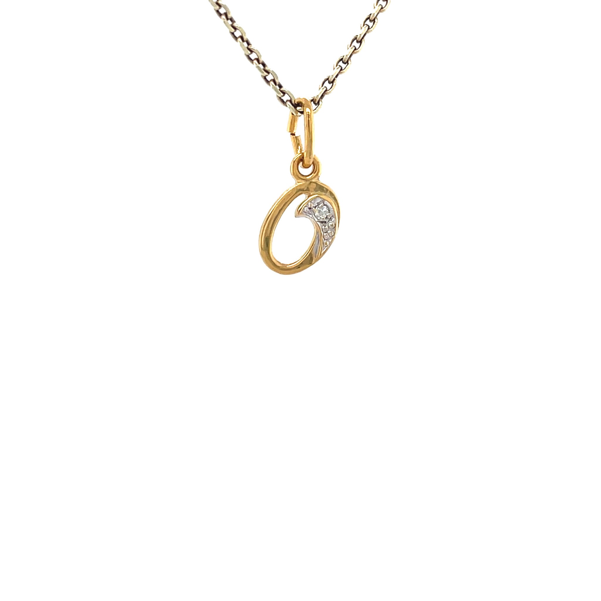 Gold vintage letter O pendant with diamond 14 kt