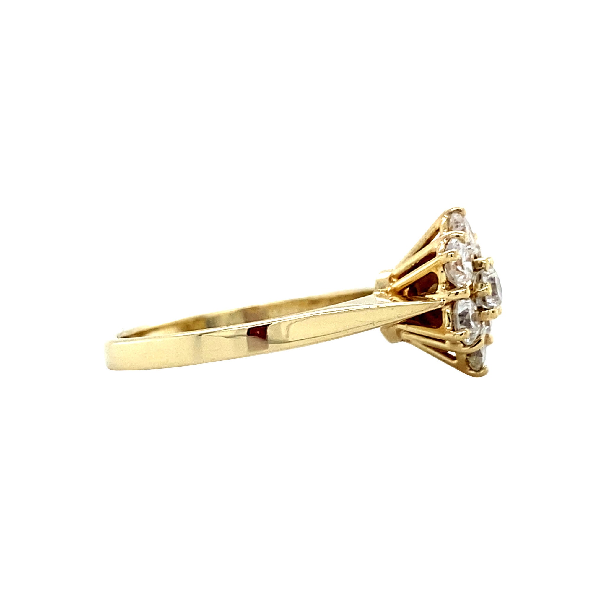 Vintage 14 kt gold cluster ring with a diamond