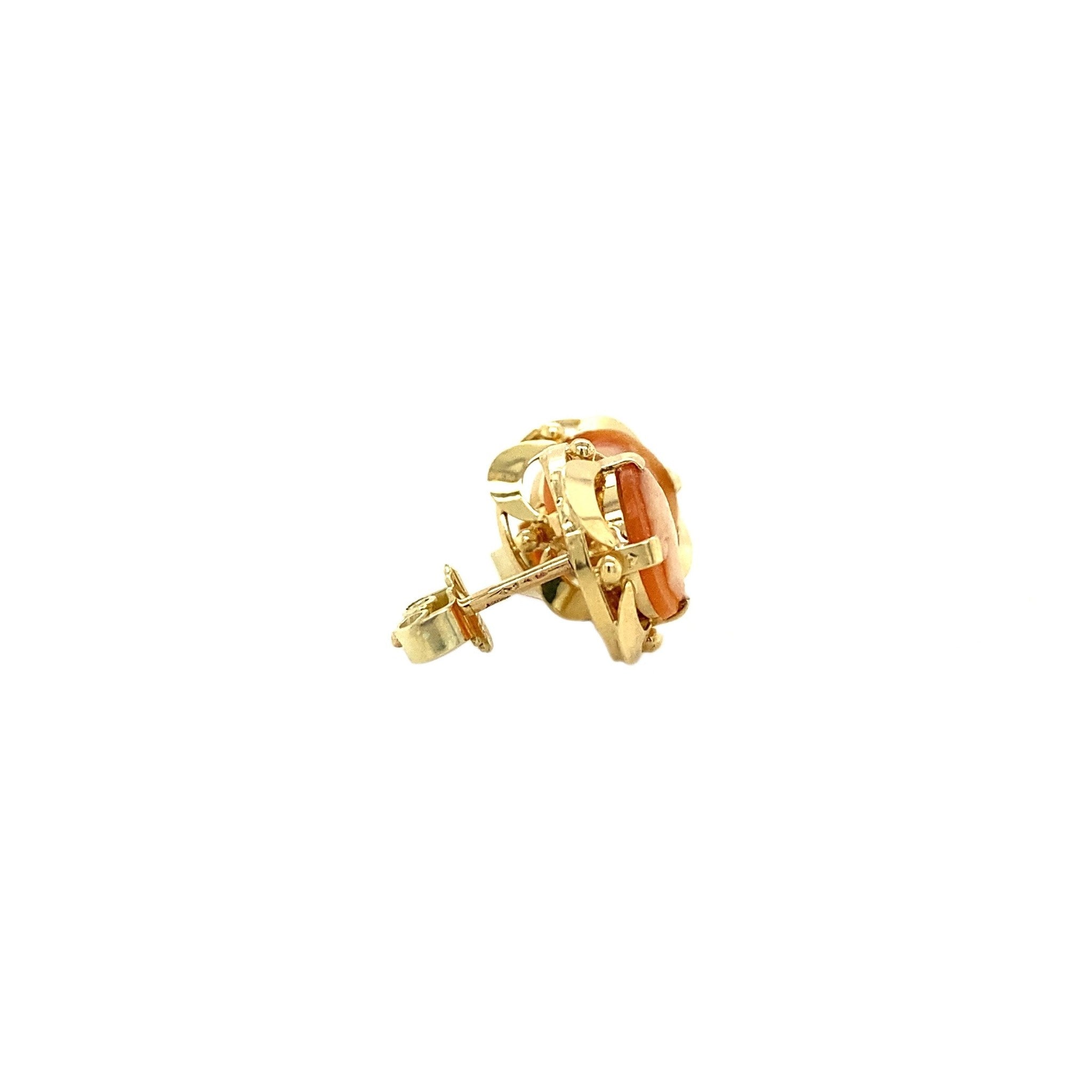Gold stud earrings with cameo, 14 kt