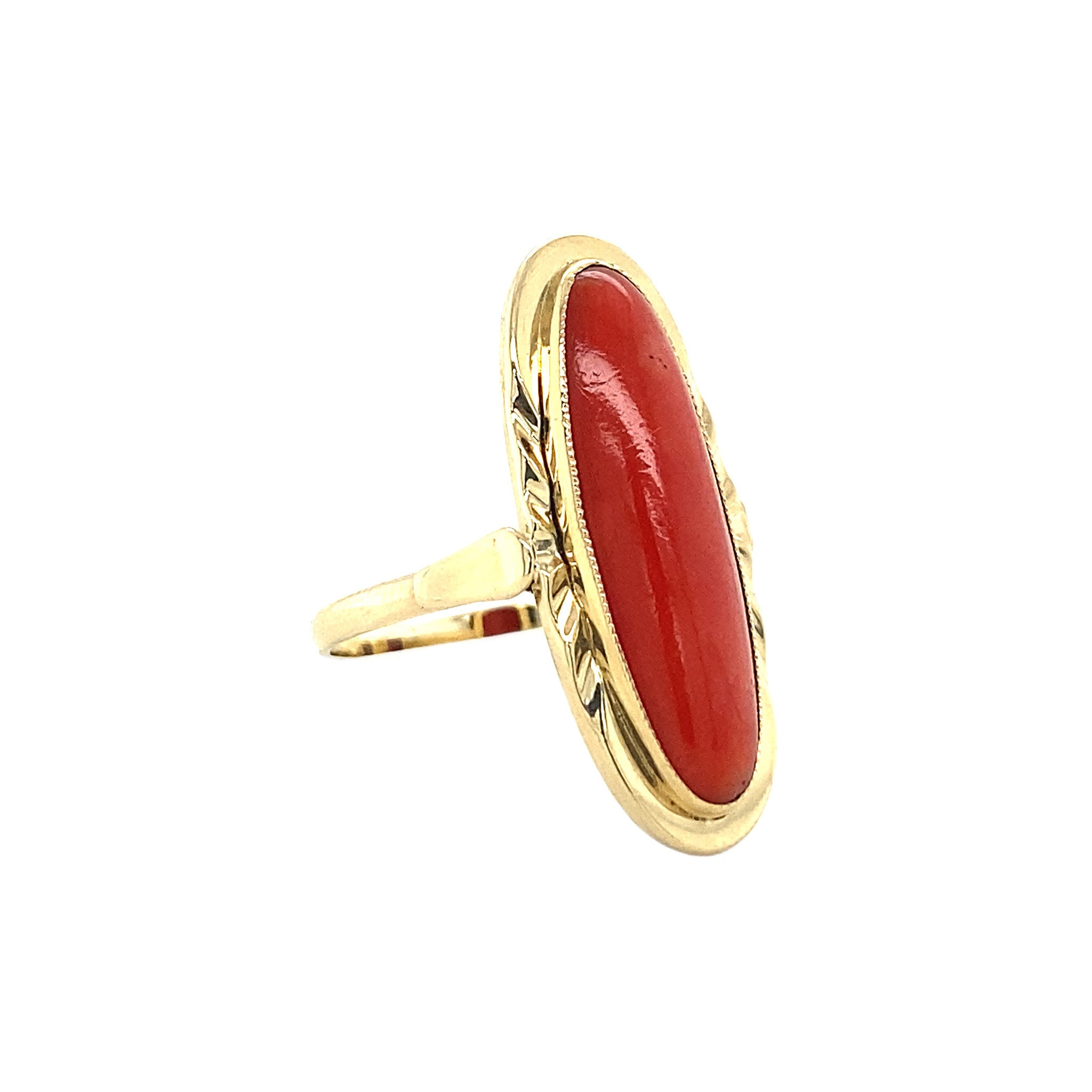Gold ring with blood coral 14 kt