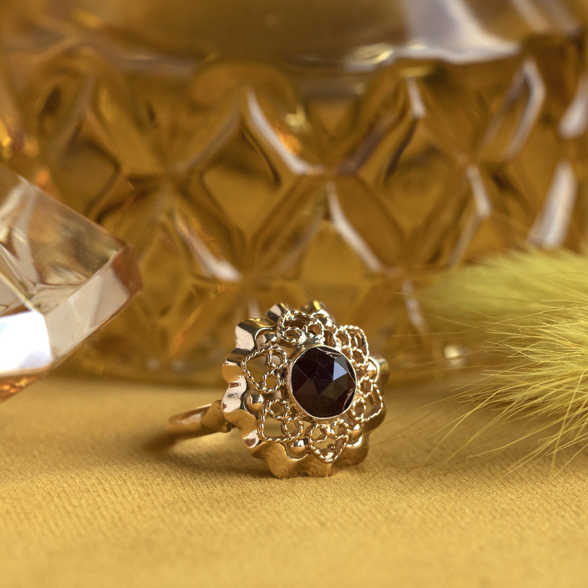 14 kt gold ring with garnet