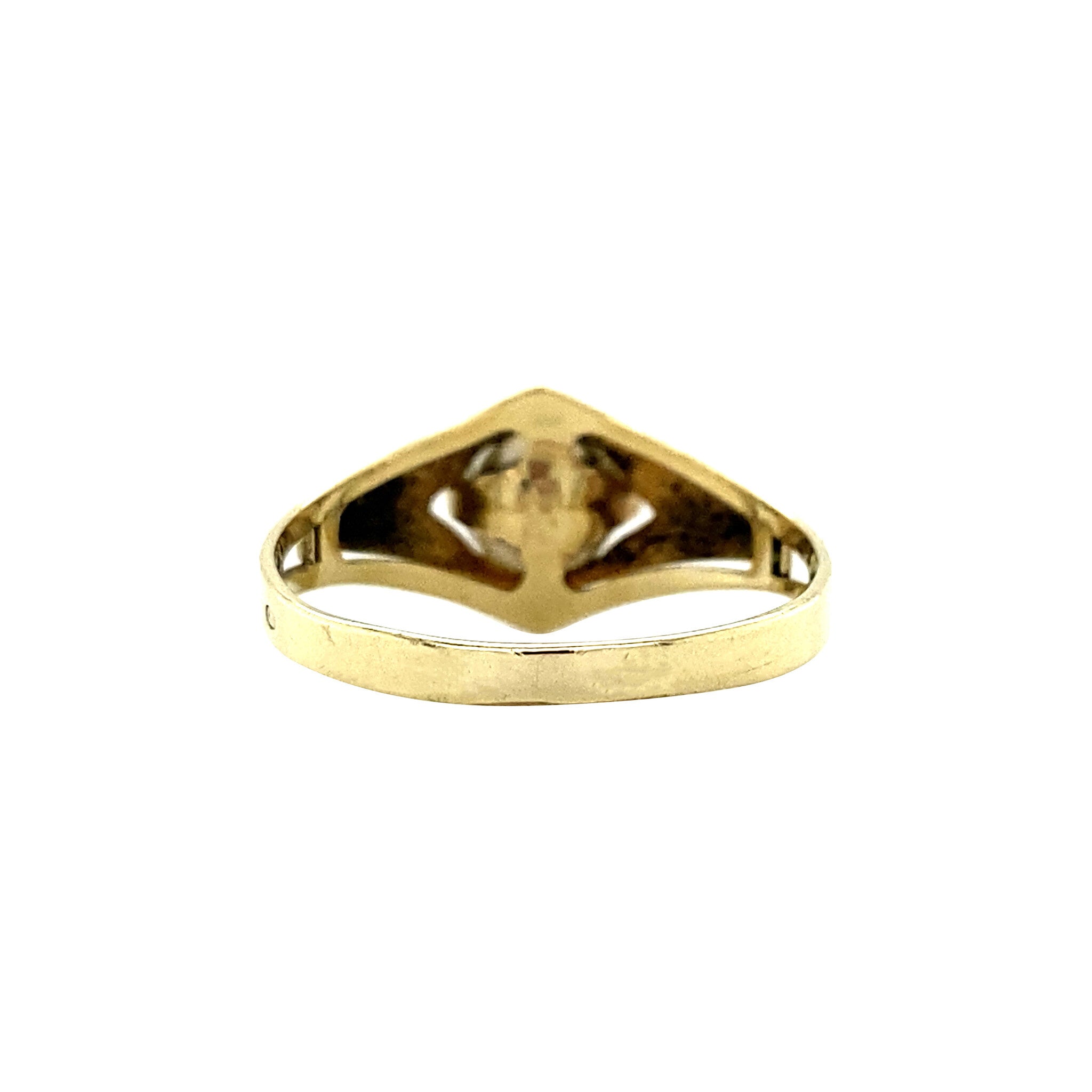 14 kt gold ring with a pearl