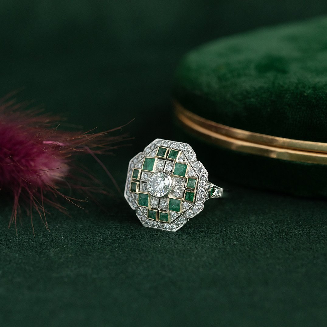 Platina vintage ring met smaragd en diamant 950
