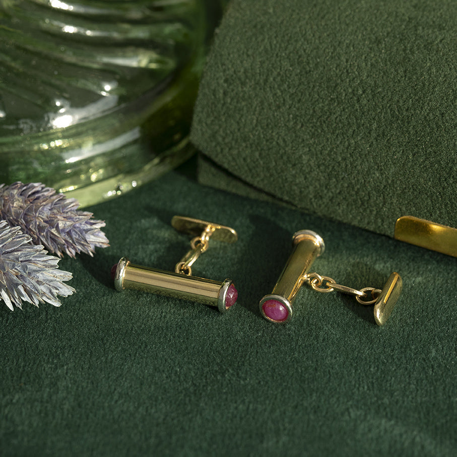 Gouden vintage manchet knopen met robijn 18 krt