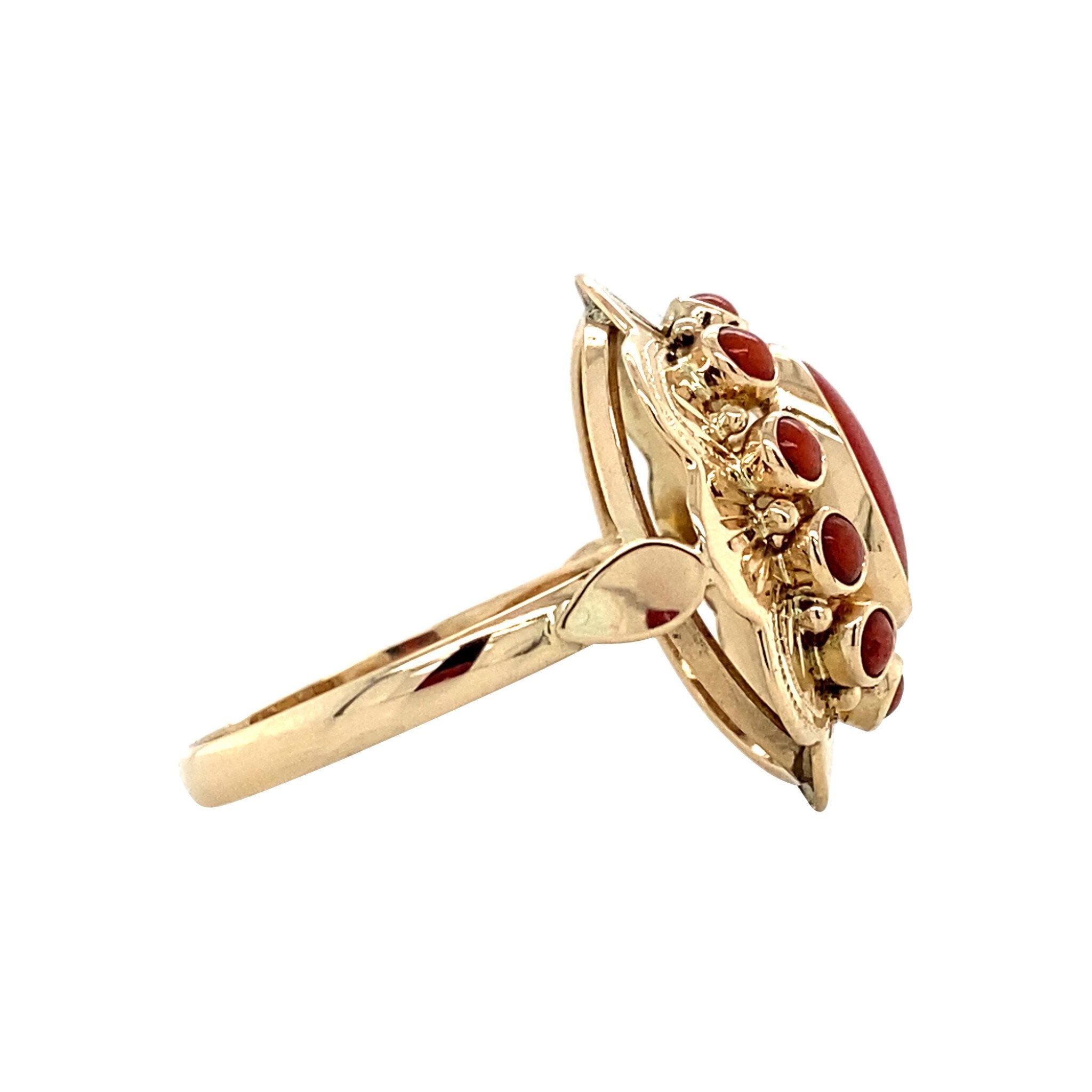 Gold entourage ring with blood coral 14 kt