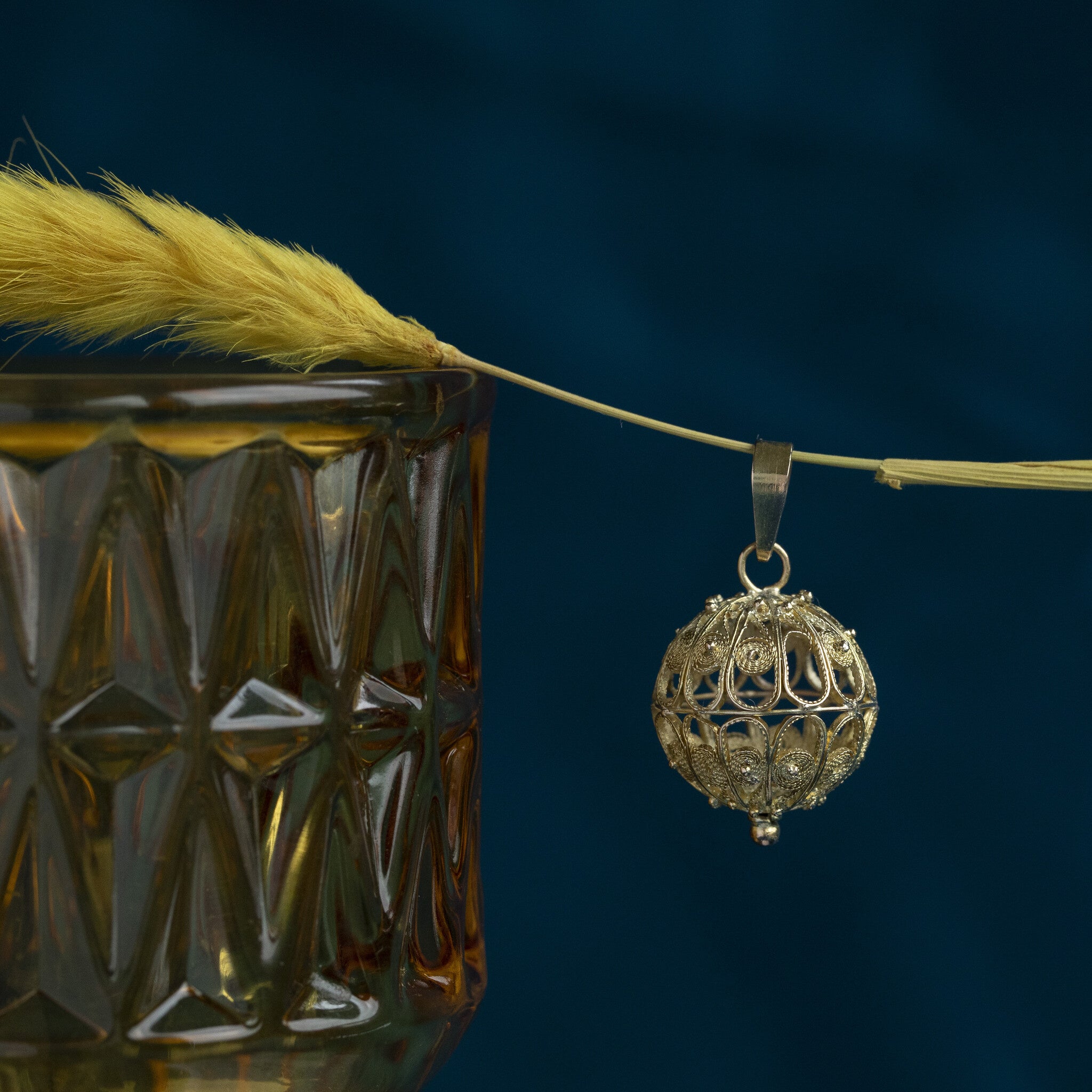 Gouden filigraan hanger 14 krt